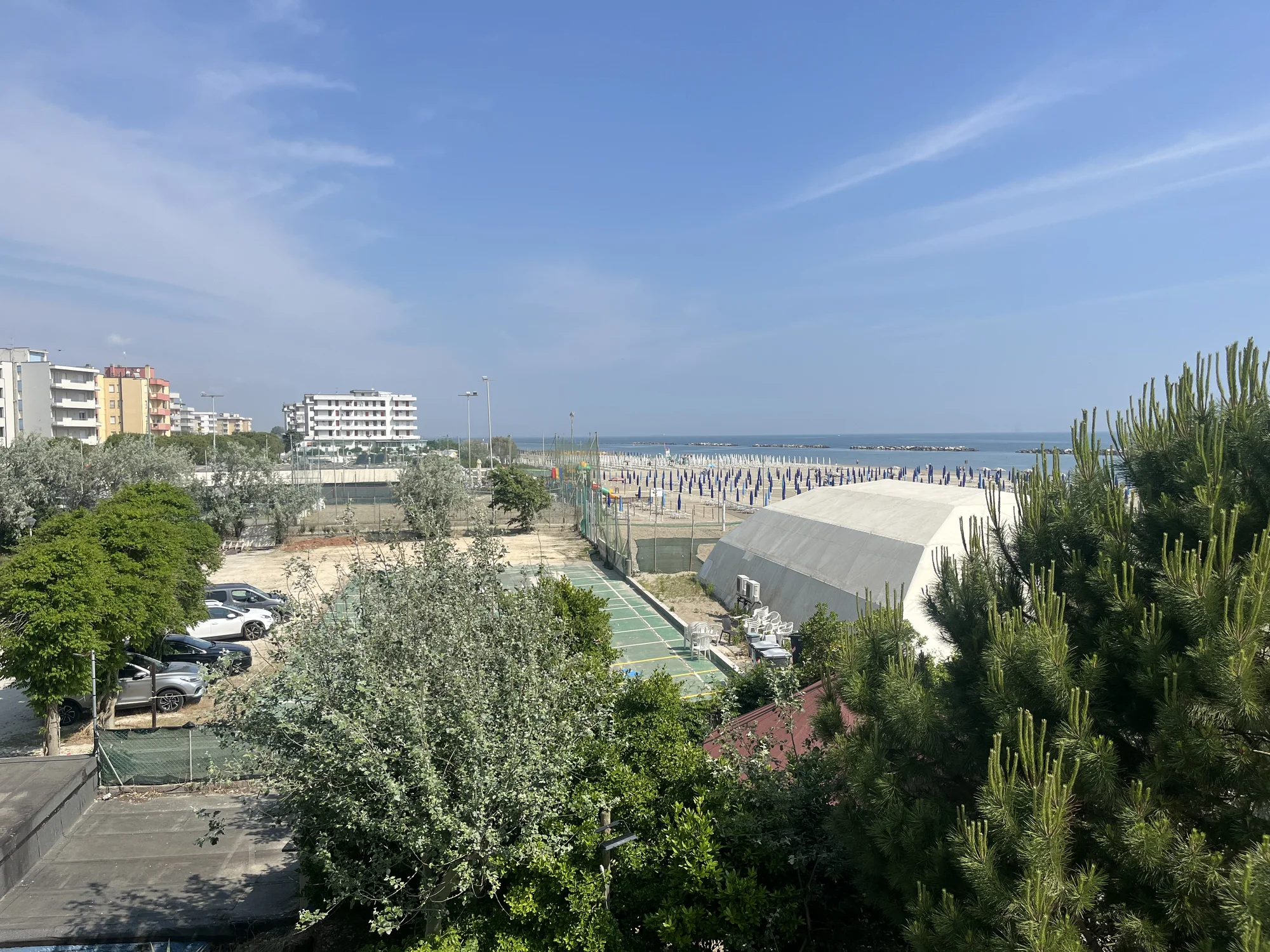 Léto v italské Ravenně: hotel u moře, all inclusive, neomezené nápoje, venkovní bazén a zábava