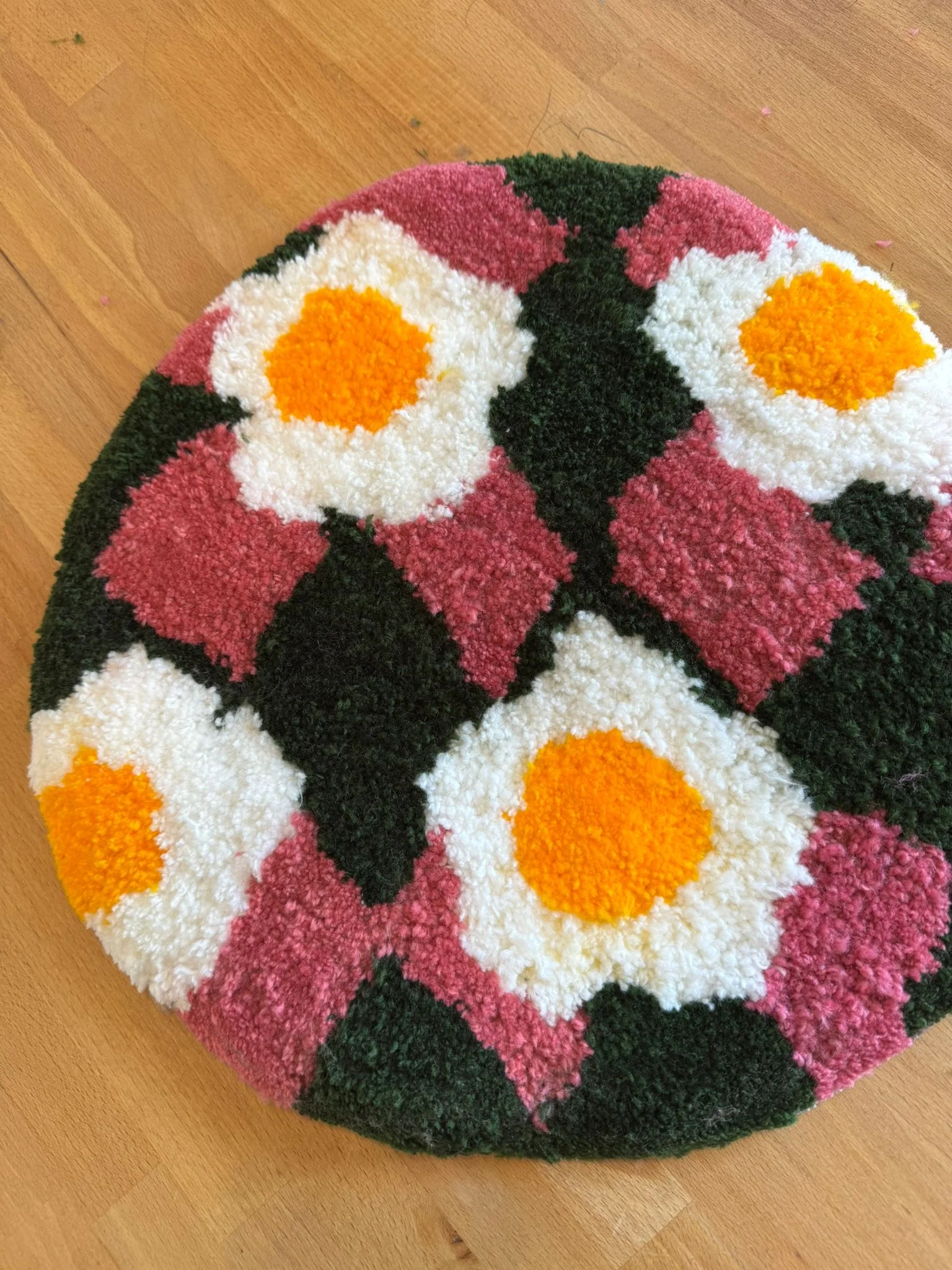 Rugmaking: zážitkový kurz tkaní vlastního koberečku, pro začátečníky i pokročilé