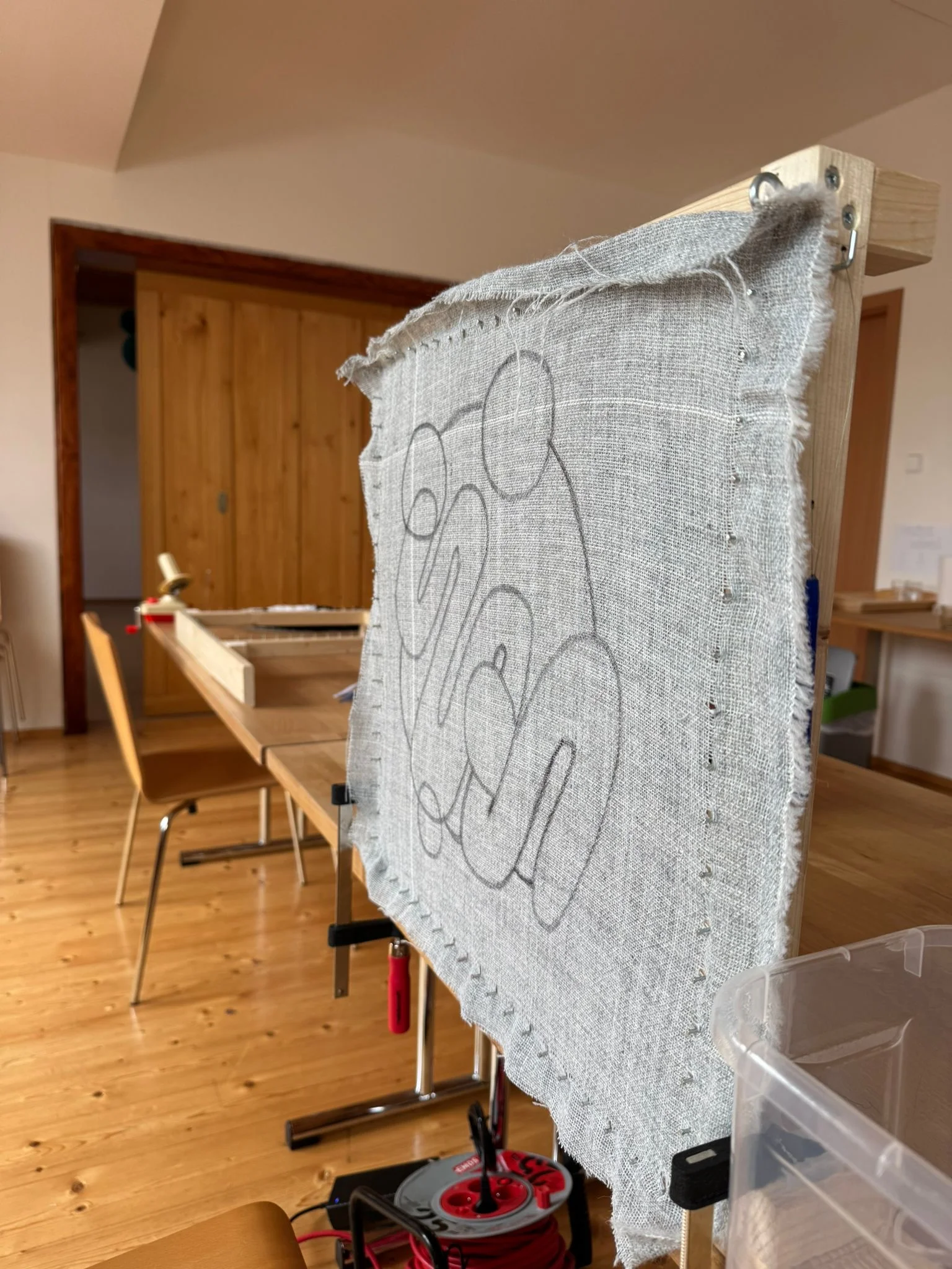 Rugmaking: zážitkový kurz tkaní vlastního koberečku, pro začátečníky i pokročilé