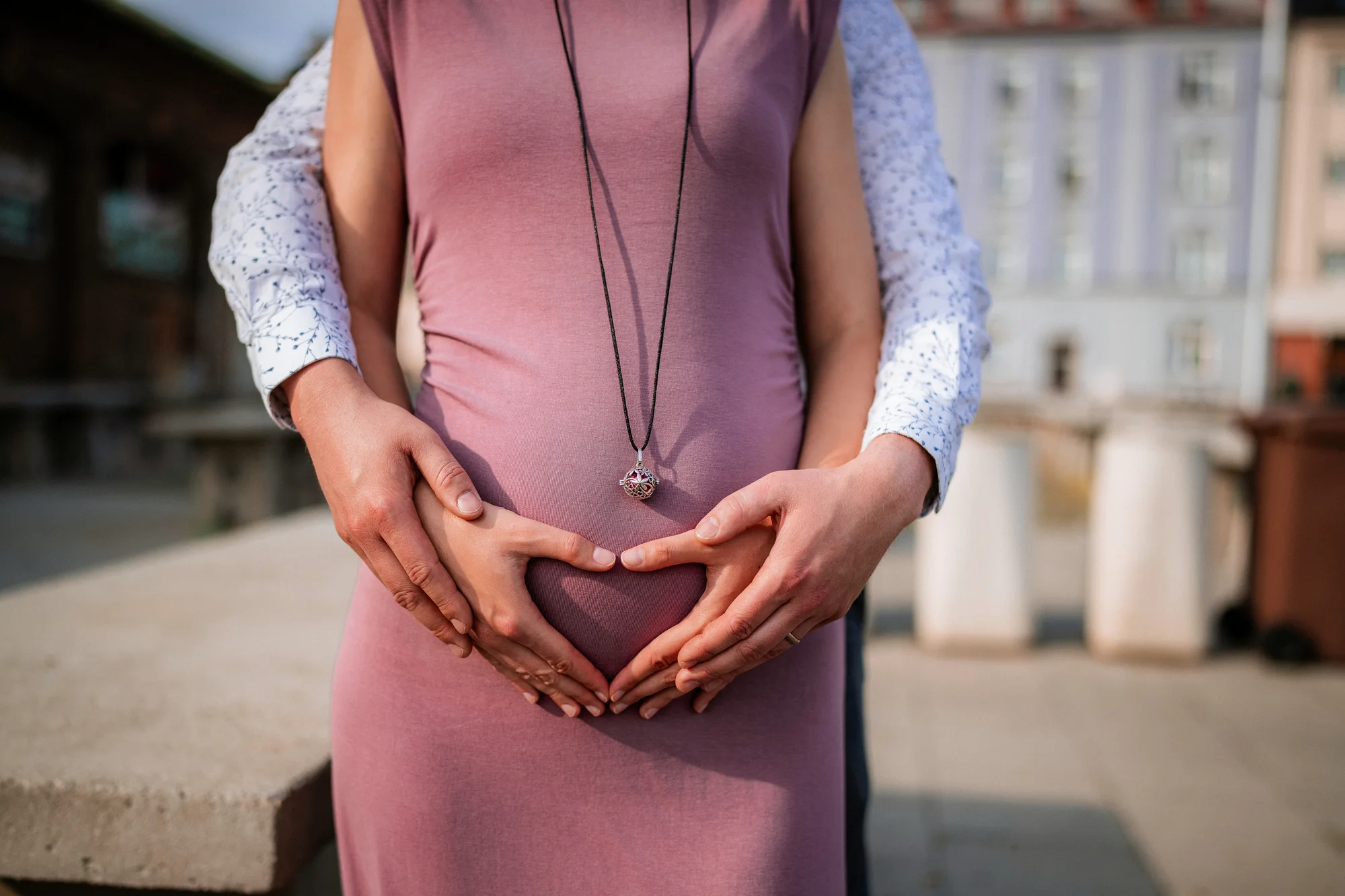 Rodinné, párové, těhotenské či new born focení: 15 upravených snímků z exteriéru či ateliéru
