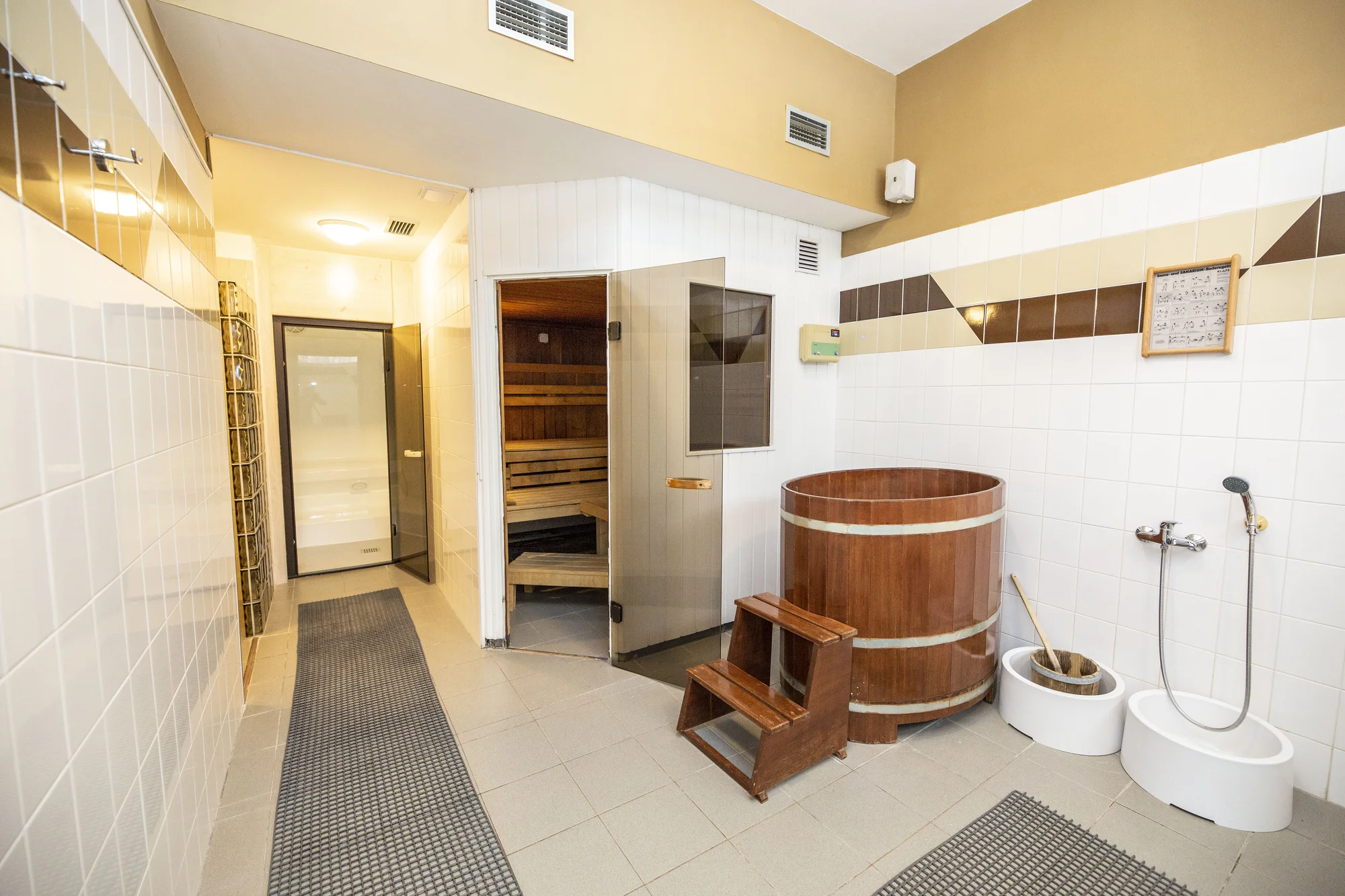 Pobyt ve 4* hotelu v Mariánských Lázních: jídlo, vyhřívaný bazén i wellness procedury