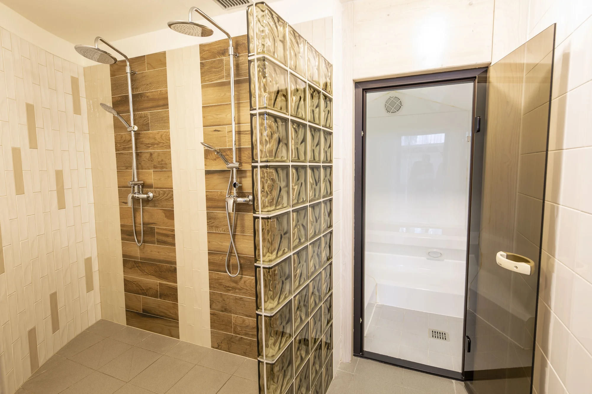 Pobyt ve 4* hotelu v Mariánských Lázních: jídlo, vyhřívaný bazén i wellness procedury
