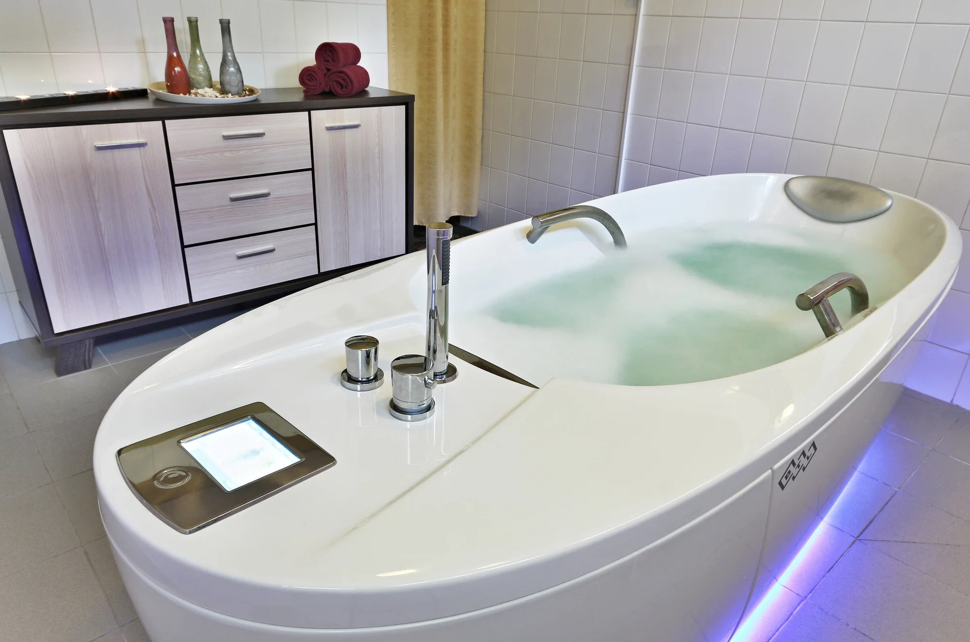 Pobyt ve 4* hotelu v Mariánských Lázních: jídlo, vyhřívaný bazén i wellness procedury