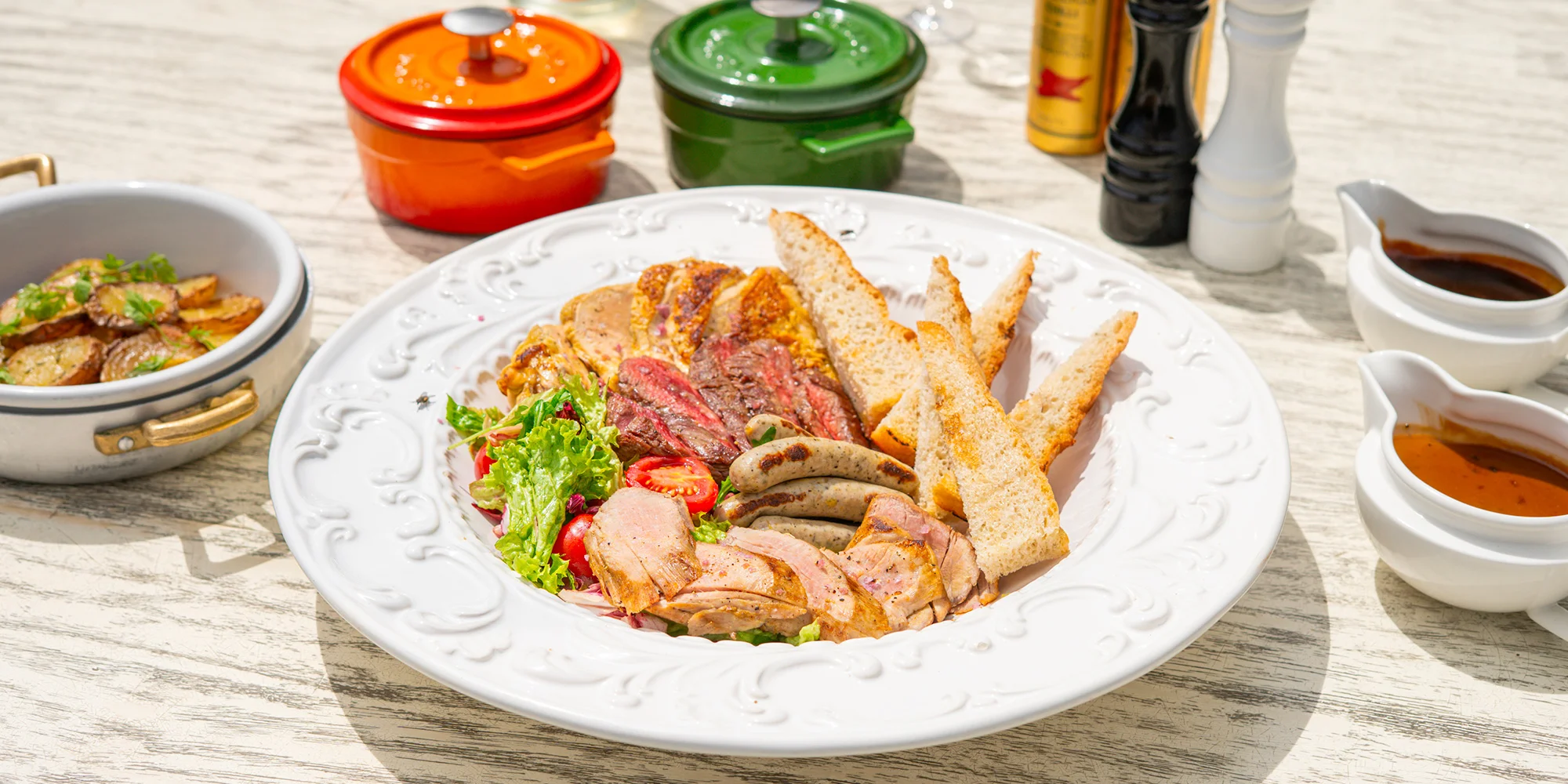 2x vstup na Žižkovskou věž a mix grill talíř v Miminoo