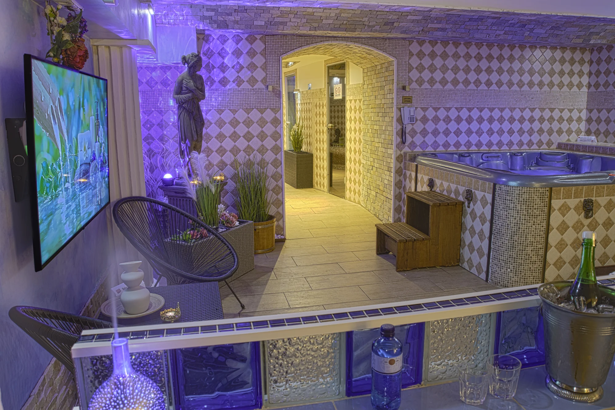 4* pobyt v Chomutově: balíčky se snídaní, privátním wellness i vířivkou na pokoji