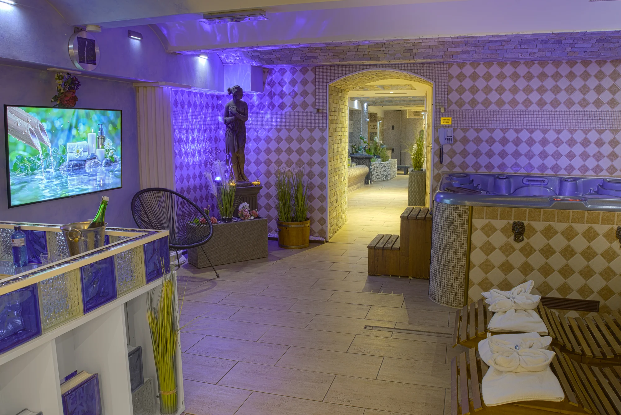 4* pobyt v Chomutově: balíčky se snídaní, privátním wellness i vířivkou na pokoji