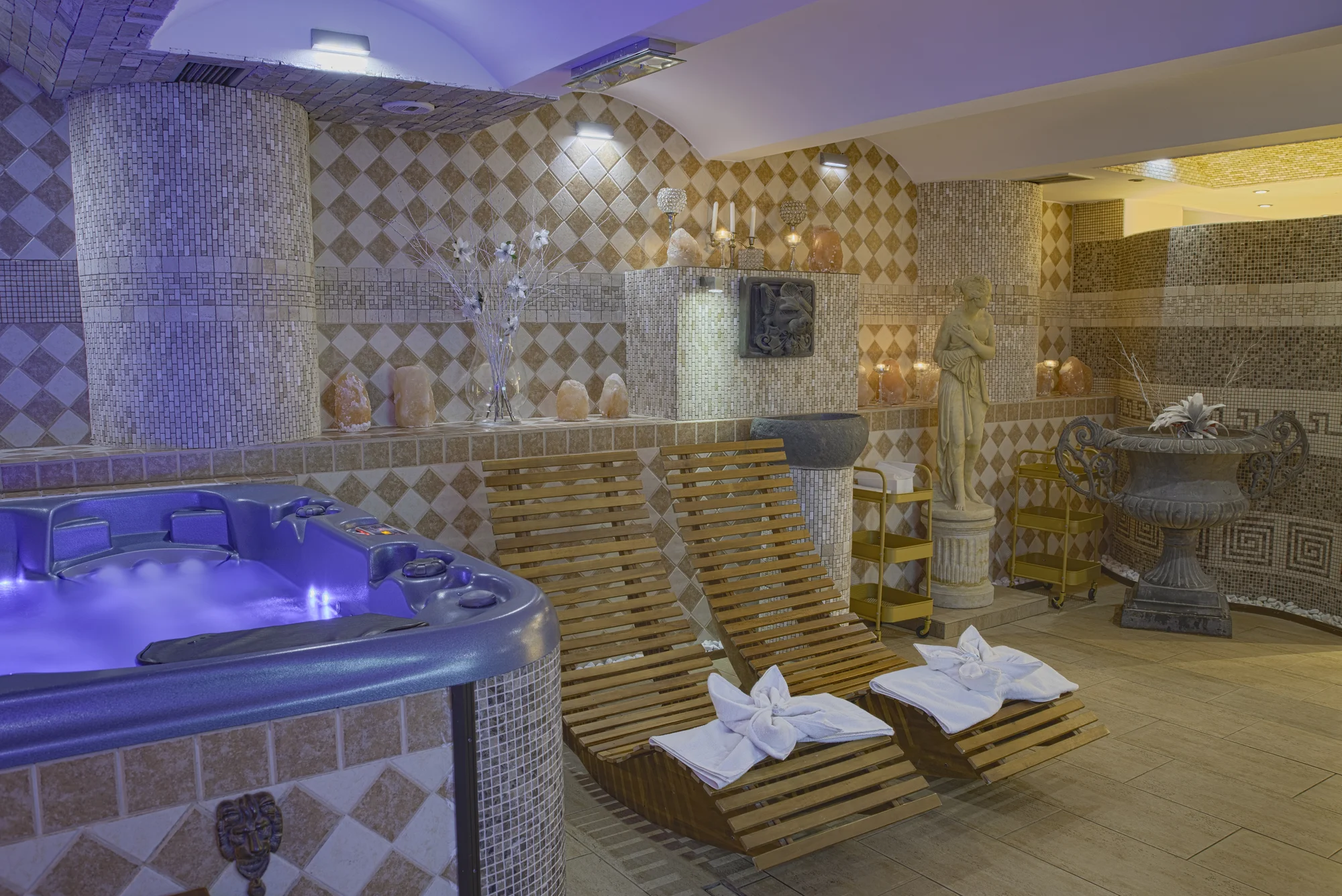 4* pobyt v Chomutově: balíčky se snídaní, privátním wellness i vířivkou na pokoji