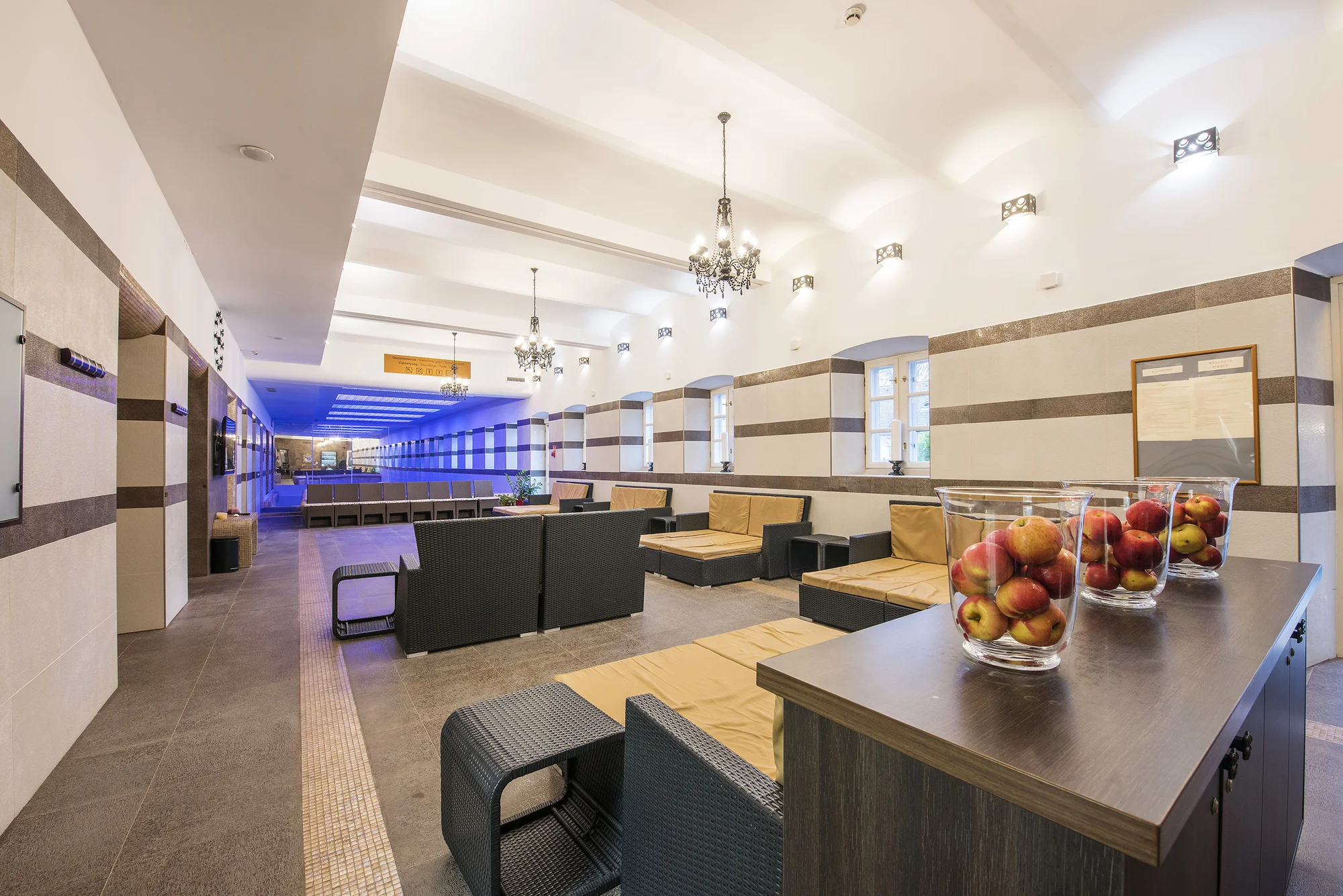 Pobyt s polopenzí, neomezeným wellness a procedurami ve 4* hotelu v Maďarsku