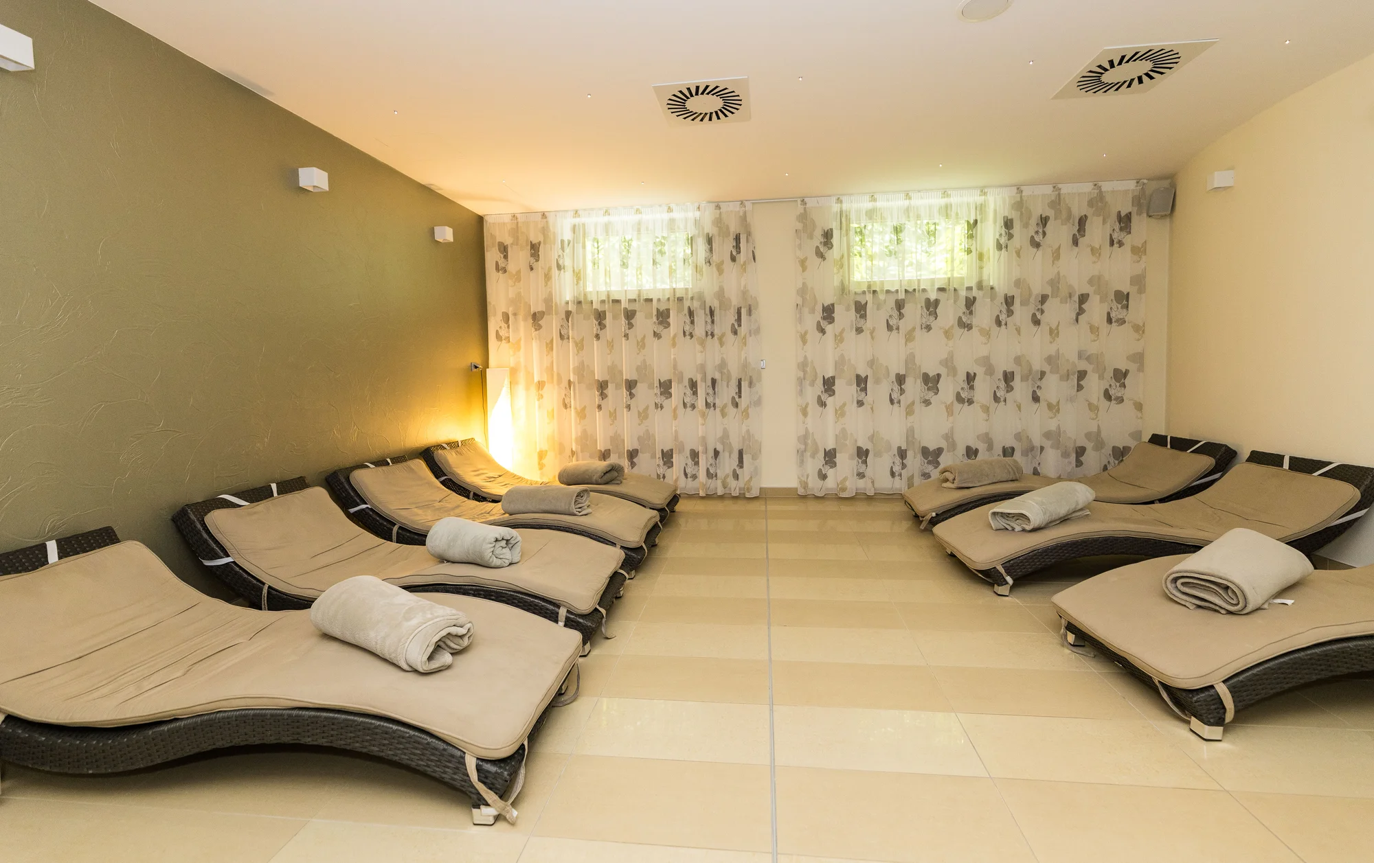 Luxusní pobyt v Hluboké nad Vltavou: 5* hotel u zámku s wellness a jídlem