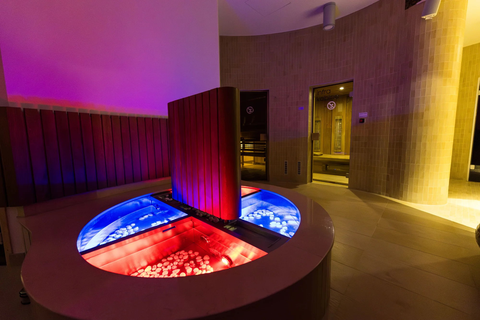 Luxusní pobyt v Hluboké nad Vltavou: 5* hotel u zámku s wellness a jídlem
