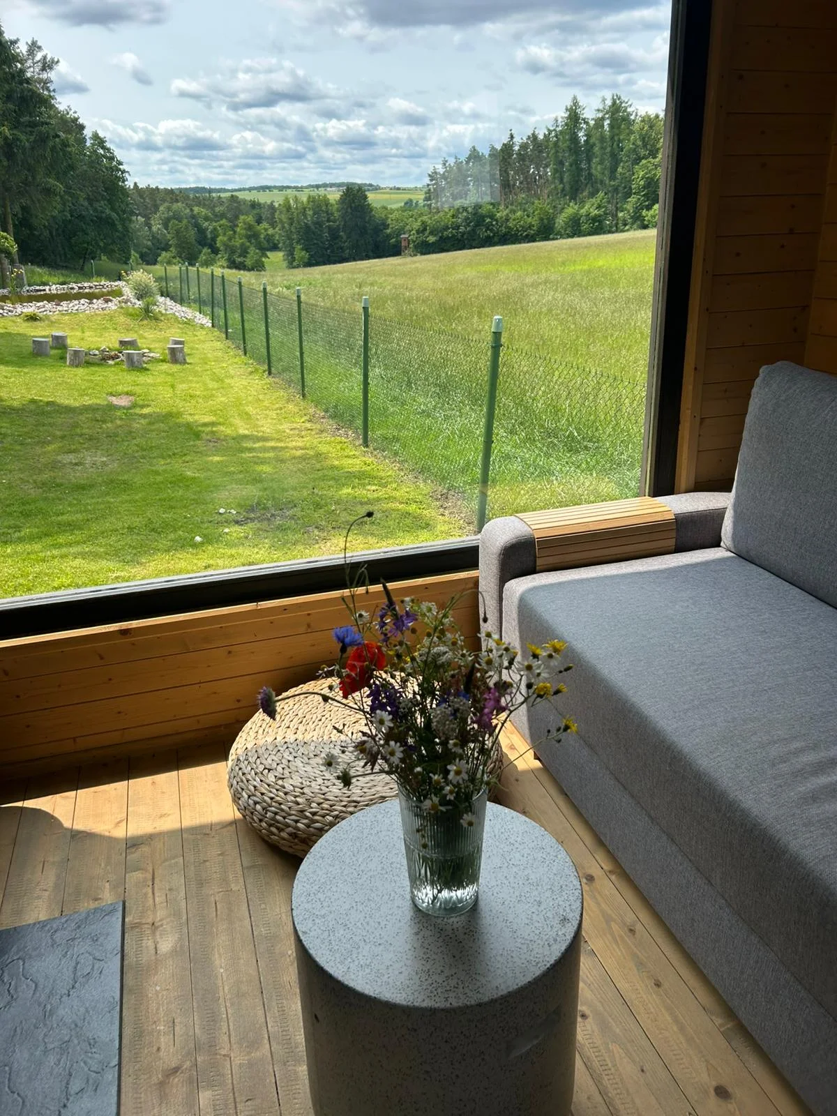 Moderní tiny house na Křivoklátsku, 11 km od Lán: bez stravy či se snídaní