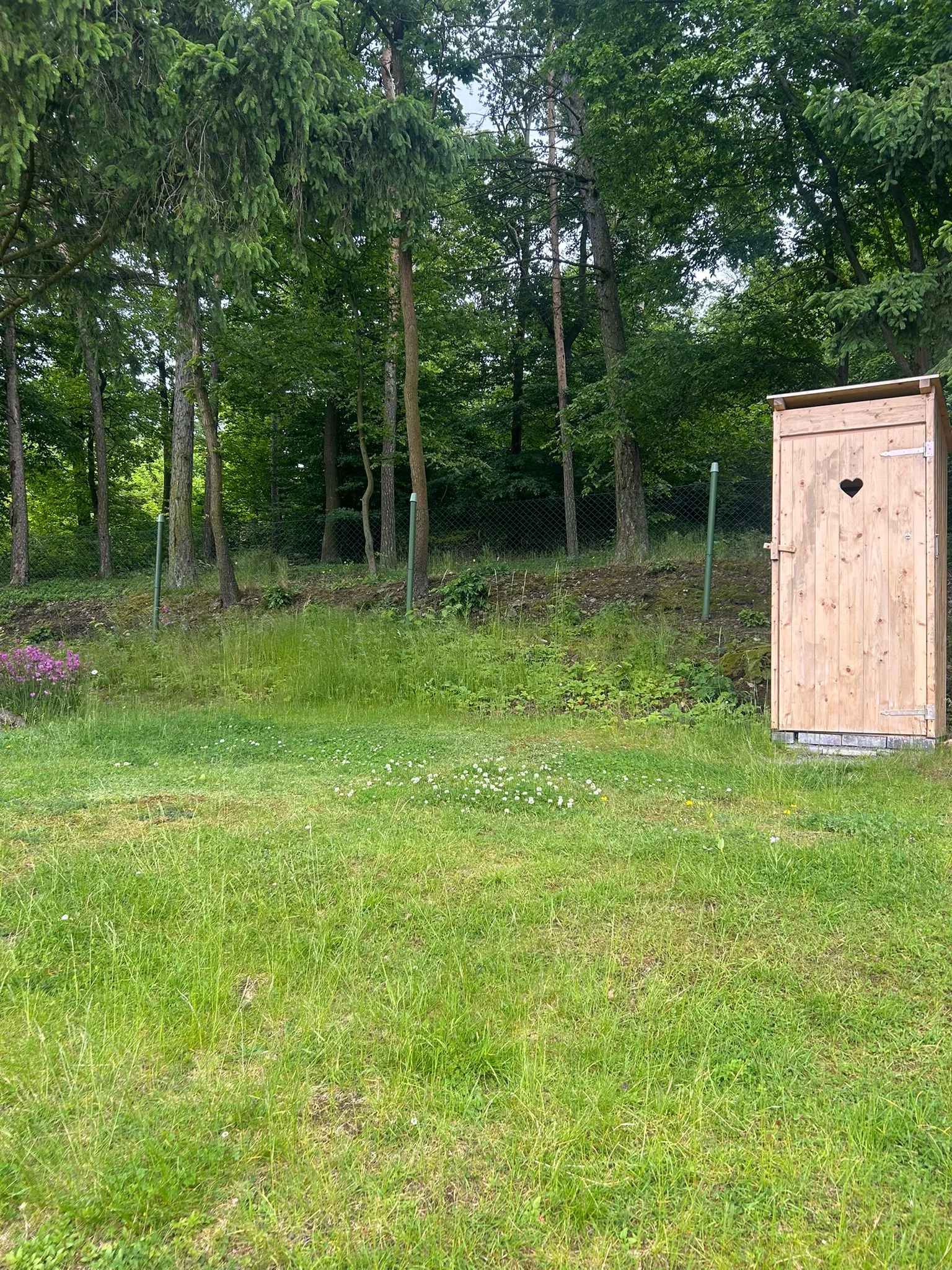 Moderní tiny house na Křivoklátsku, 11 km od Lán: bez stravy či se snídaní