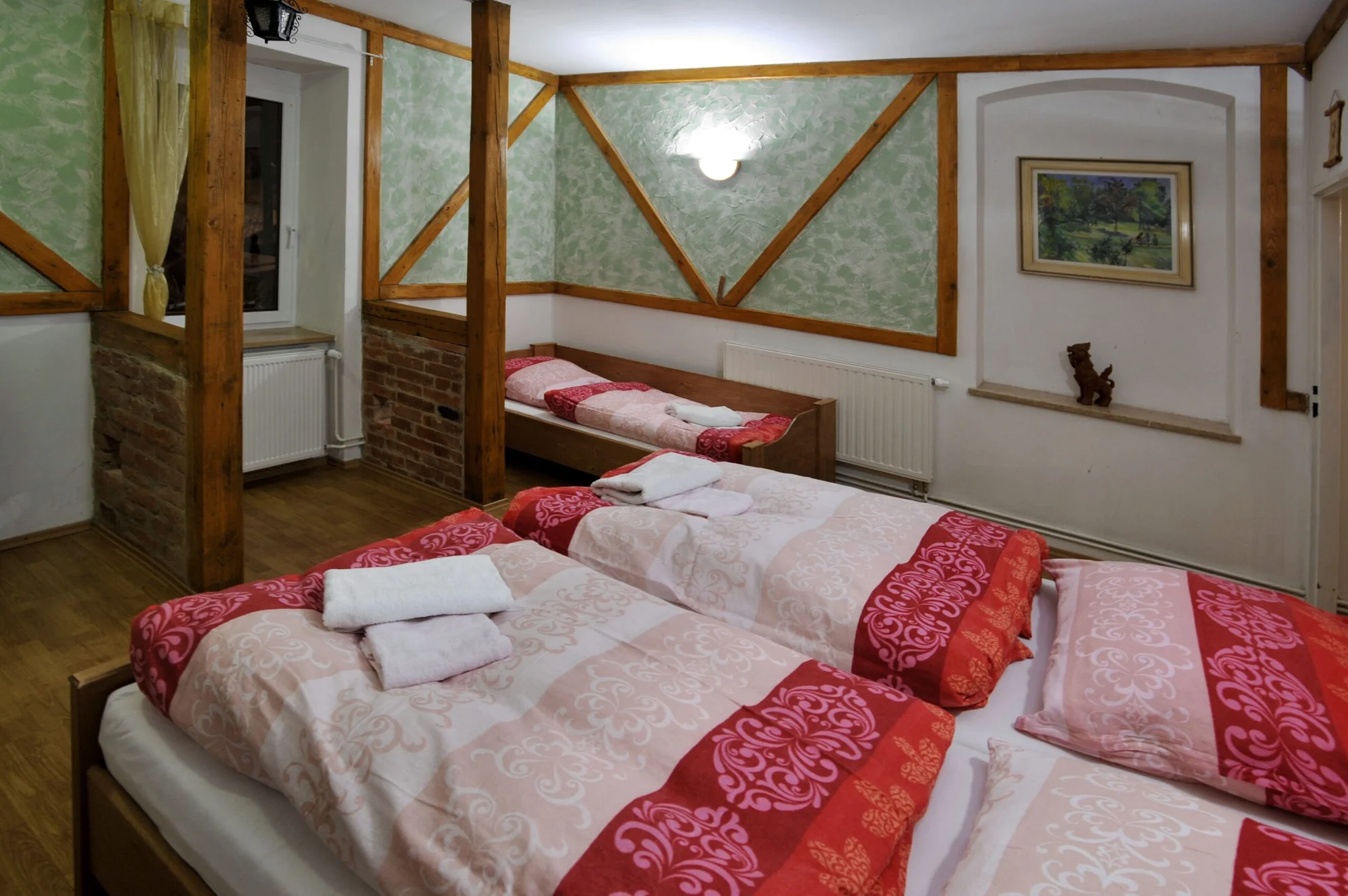 Krušné hory i s jídlem: vybavený apartmán nebo chalupa až pro 14 osob