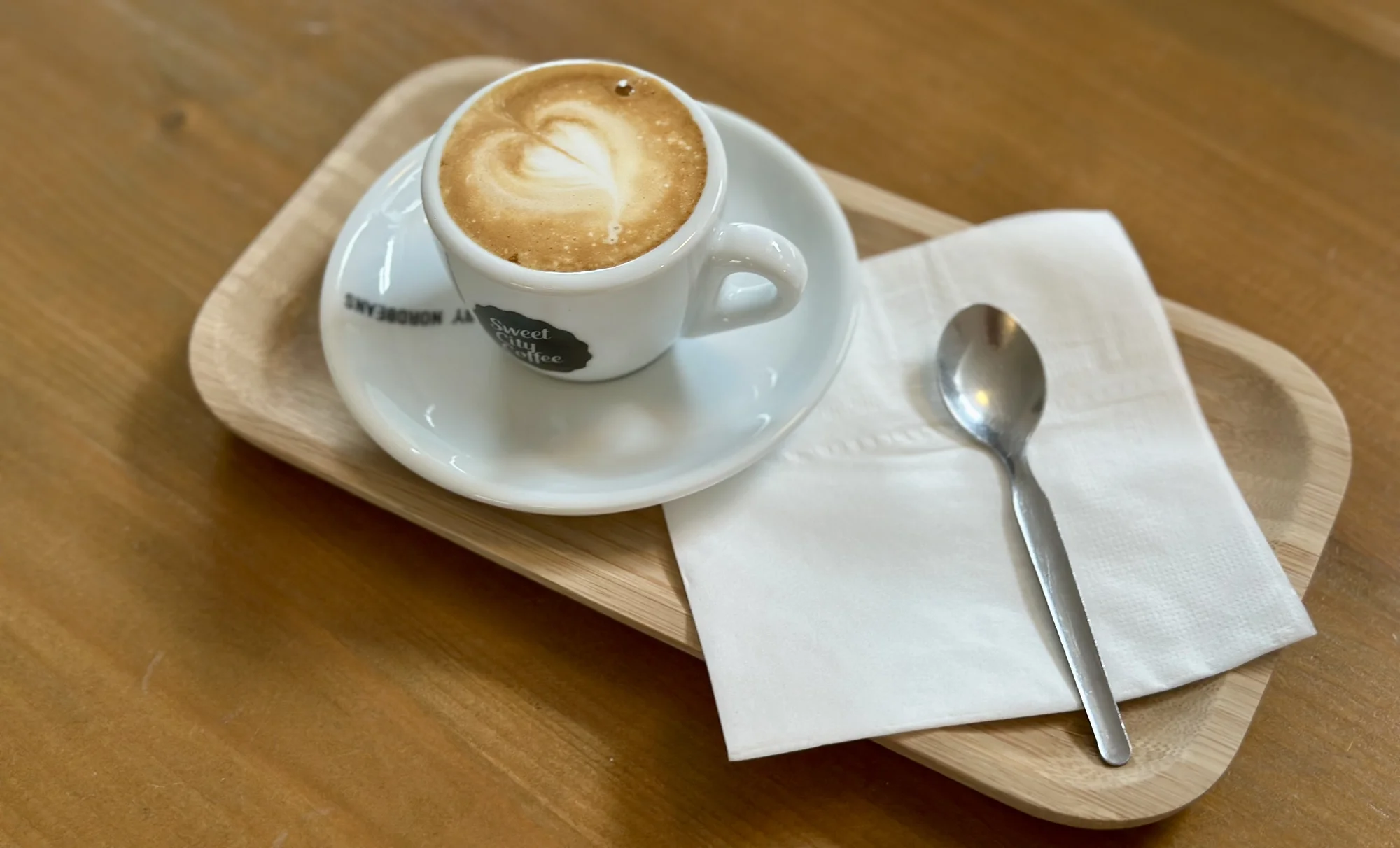 Snídaňové menu pro 1 i 2 osoby: bagel à la benedikt nebo snídaňový talíř a nápoj