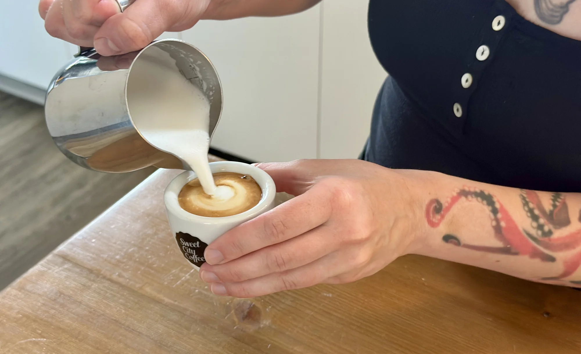 Snídaňové menu pro 1 i 2 osoby: bagel à la benedikt nebo snídaňový talíř a nápoj