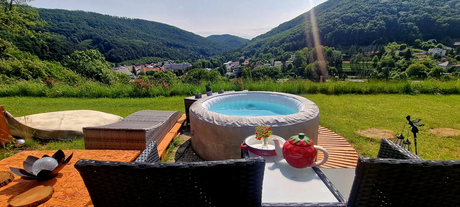 Romantika ve dvou nebo úžasný rodinný pobyt v domečku s venkovní vířivkou