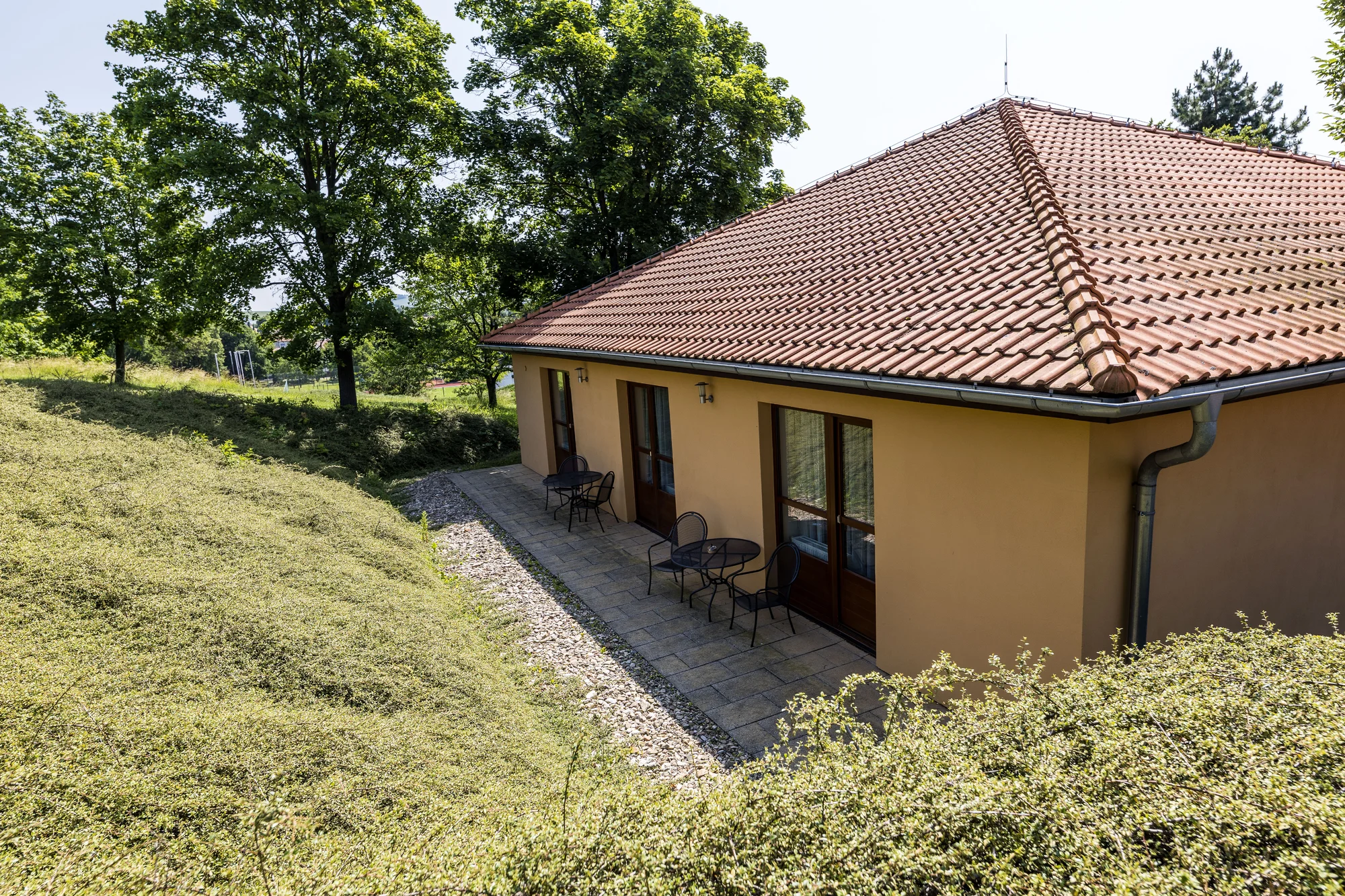 Pohoda ve Slavkově u golfového hřiště: snídaně či polopenze a víno