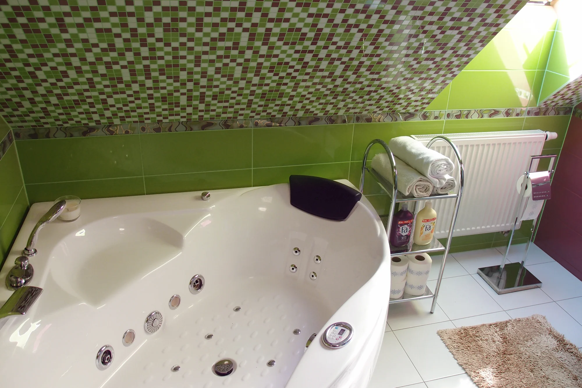 Prostorný apartmán pod Nízkými Tatrami až pro 6 osob: kuchyně, sauna, zahrada