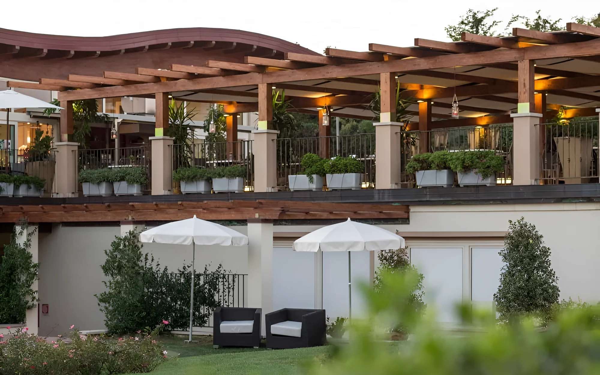 Dovolená u Lago di Garda: hotel s výhledem na jezero, snídaně i venkovní bazén