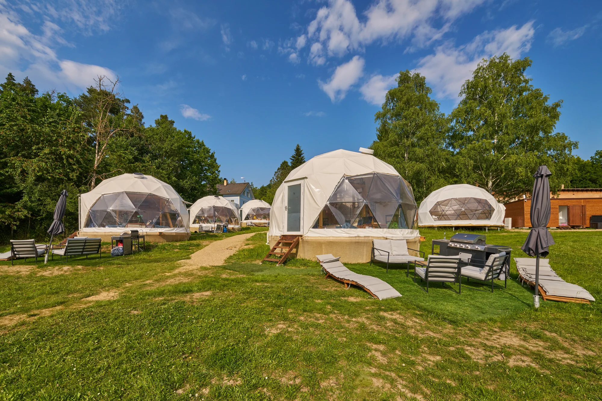 Glamping na Slapech: luxusní stany pro dva i celou rodinu, krásná lokalita přímo u přehrady