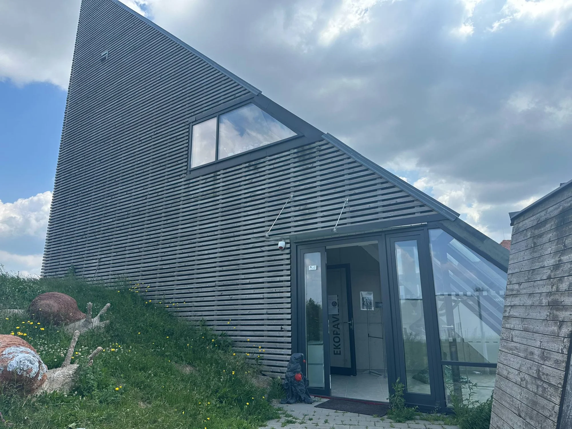 Umělecké dílo snadno a rychle: sochařský workshop s ukázkami profesionálních děl