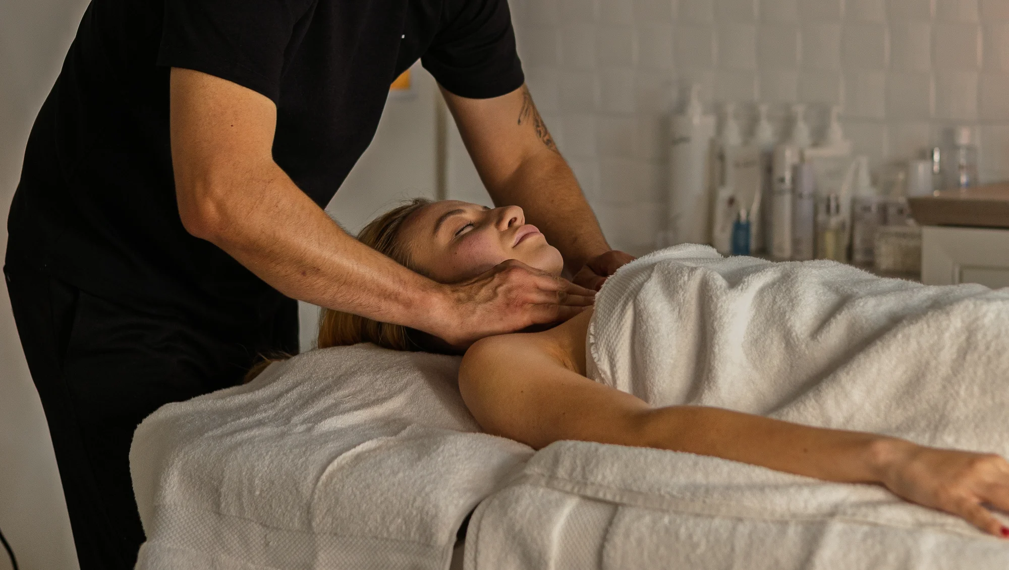 Relax a harmonie na 60 až 120 minut: masáž obličeje, nohou, zad i celého těla