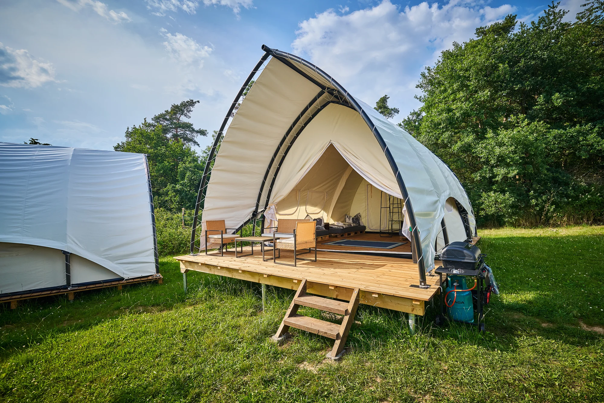 Glamping na Slapech: luxusní stany pro dva i celou rodinu, krásná lokalita přímo u přehrady