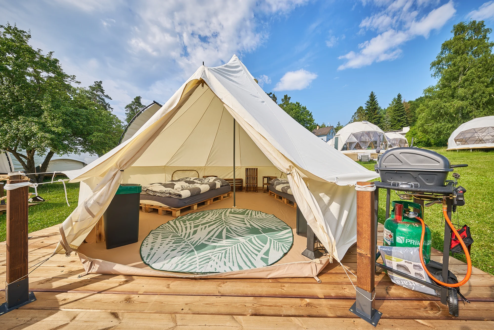 Glamping na Slapech: luxusní stany pro dva i celou rodinu, krásná lokalita přímo u přehrady
