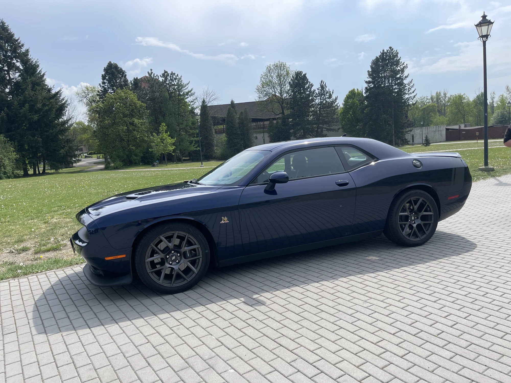 Zážitek v americkém Dodge Challenger 6,4 l Scat Pack: spolujízda i řízení