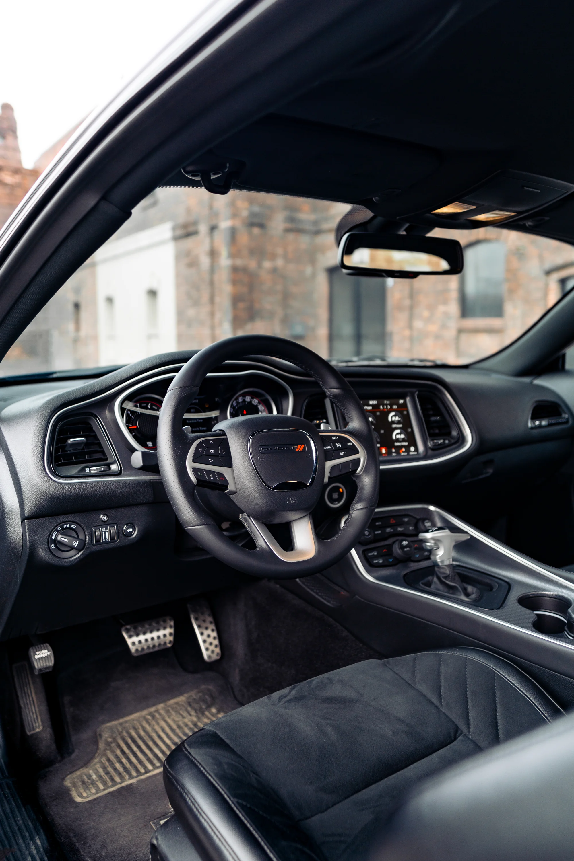 Zážitek v americkém Dodge Challenger 6,4 l Scat Pack: spolujízda i řízení