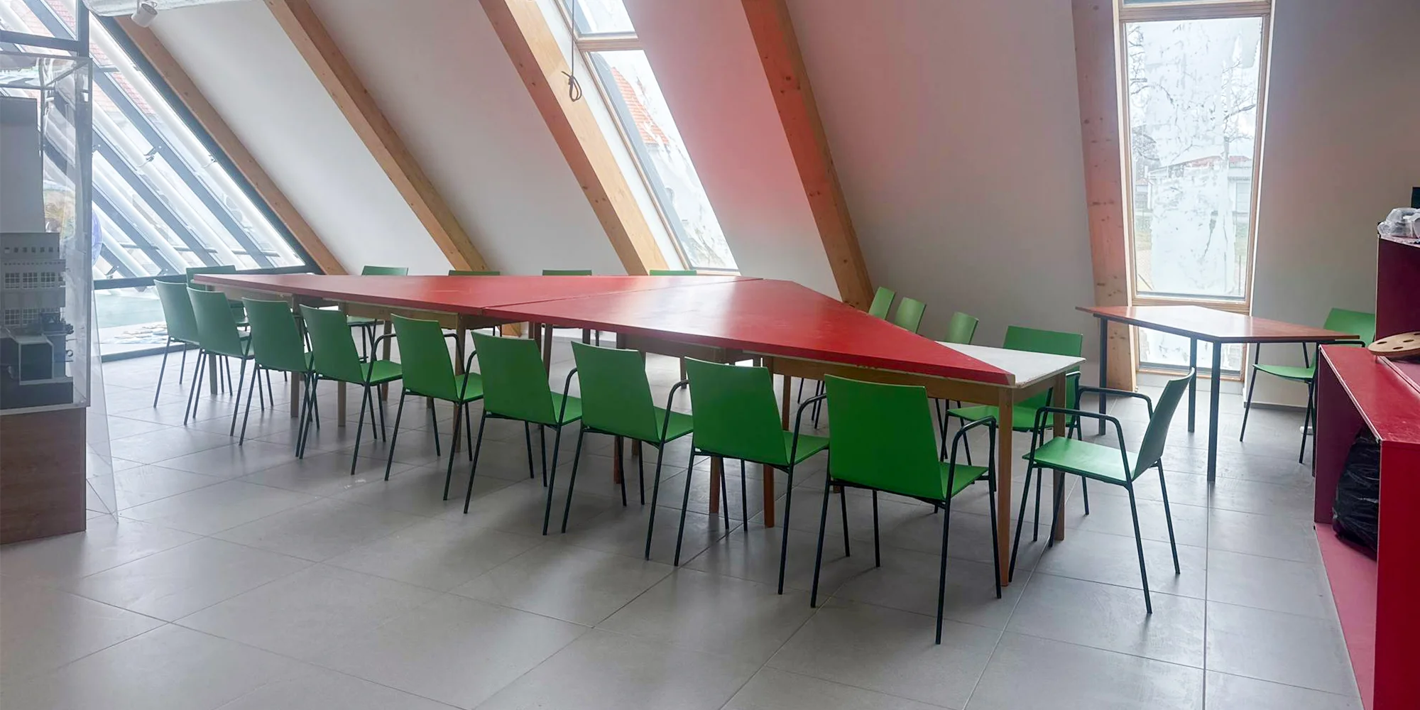 Umělecké dílo snadno a rychle: sochařský workshop s ukázkami profesionálních děl