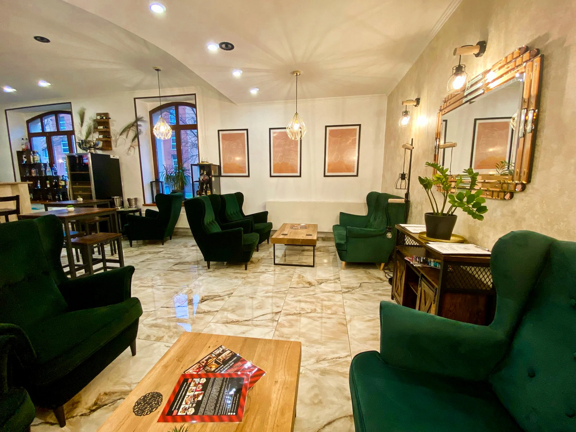 Dokonalá romantika: svatovalentýnská řízená degustace vín s občerstvením pro 2 osoby