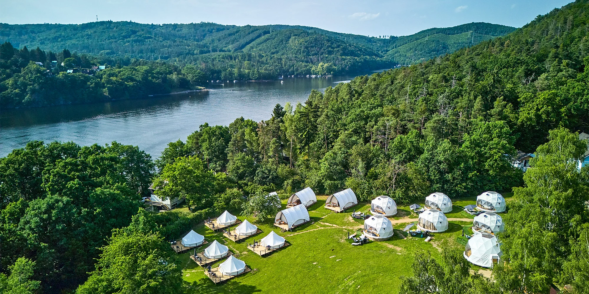 Glamping na Slapech: luxusní stany pro dva i celou rodinu