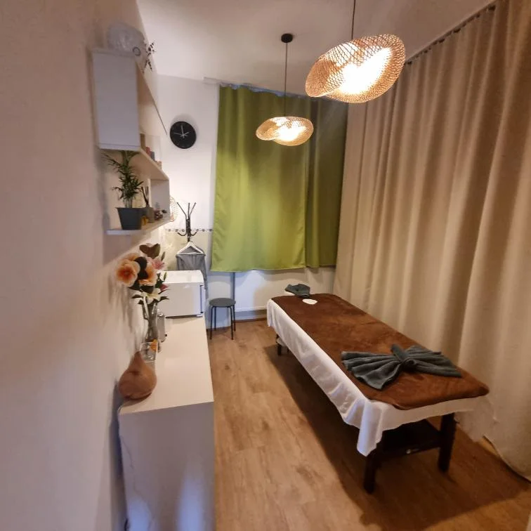 Různé druhy thajských masáží od 30 do 90 minut relaxace