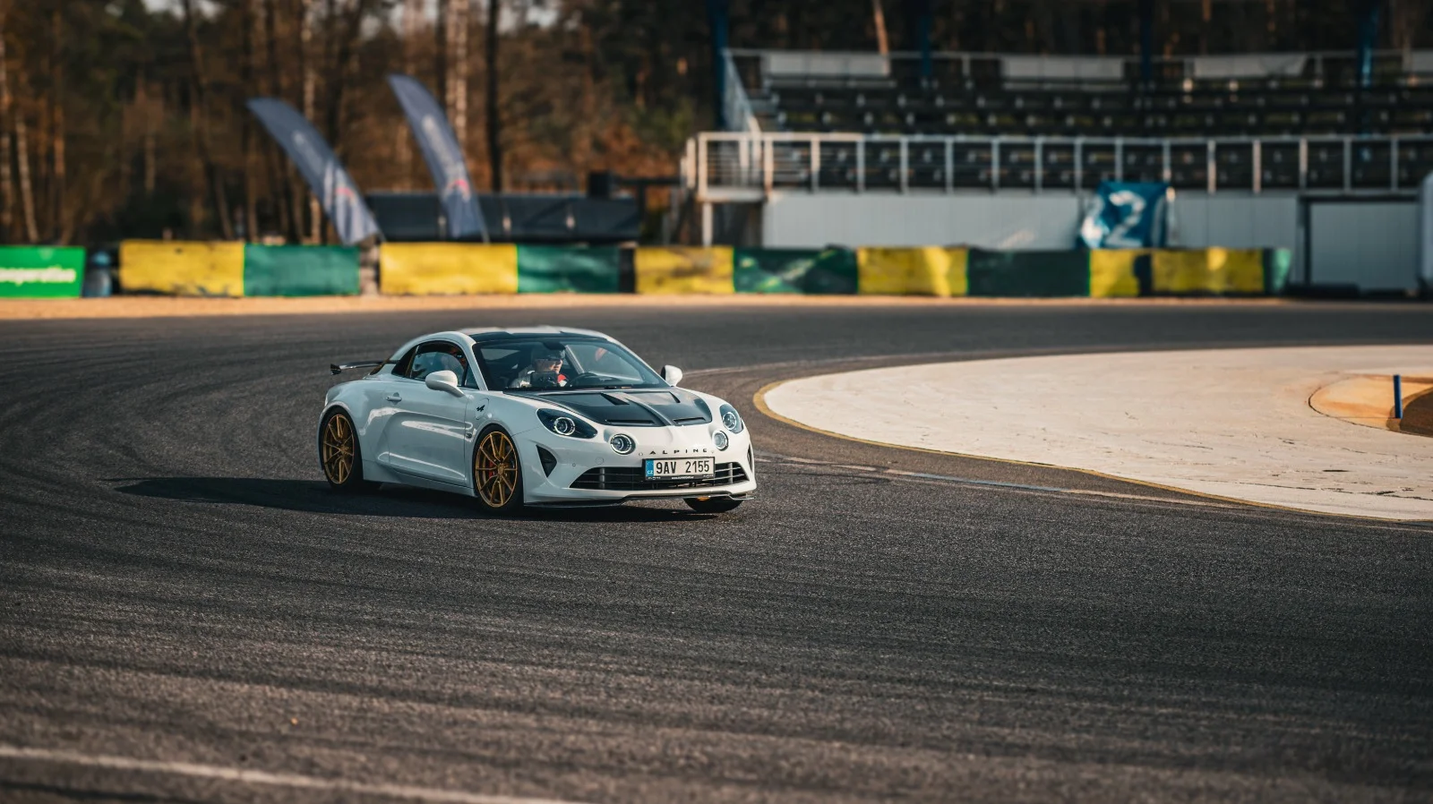 Jízda na autodromu Sosnová s vlastním autem nebo motorkou