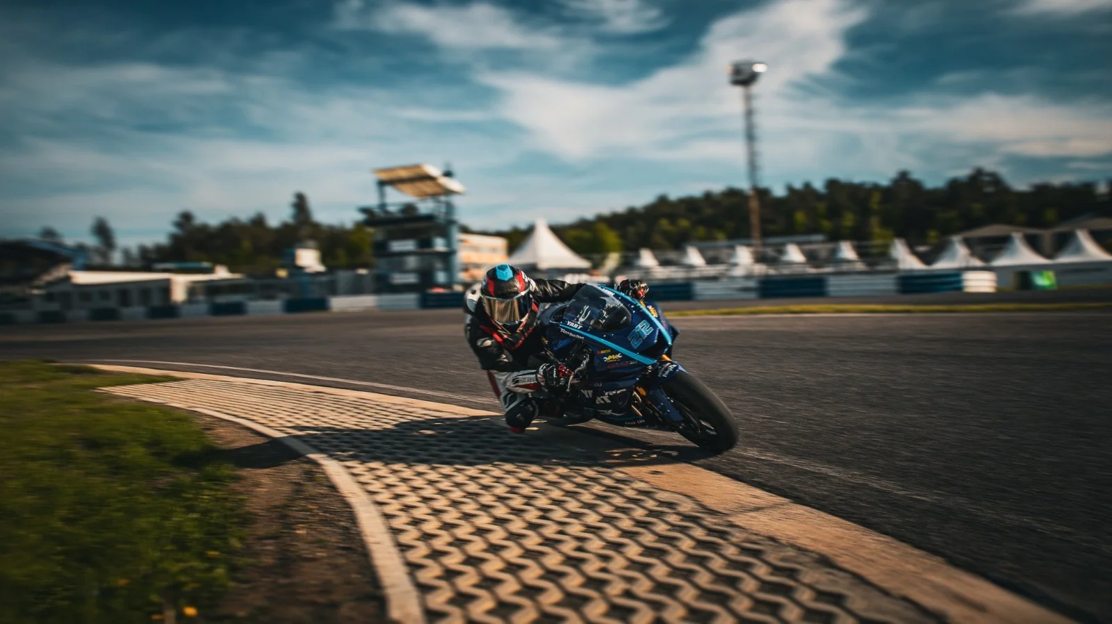Jízda na autodromu Sosnová s vlastním autem nebo motorkou