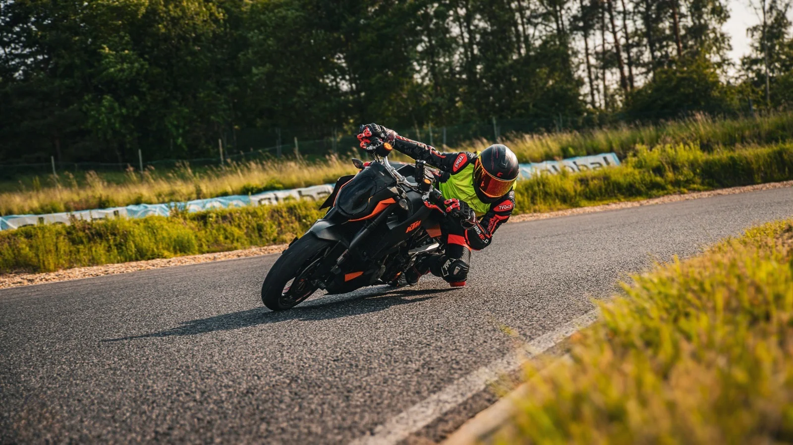 Jízda na autodromu Sosnová s vlastním autem nebo motorkou