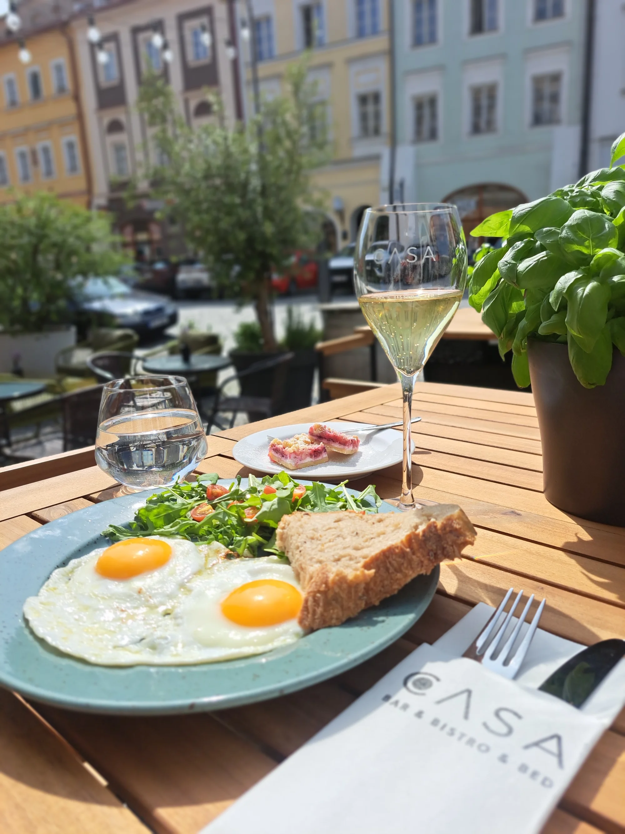 Romantika nebo jízda s přáteli v Hradci: degustace prosecca, vstupy na Bílou věž a další