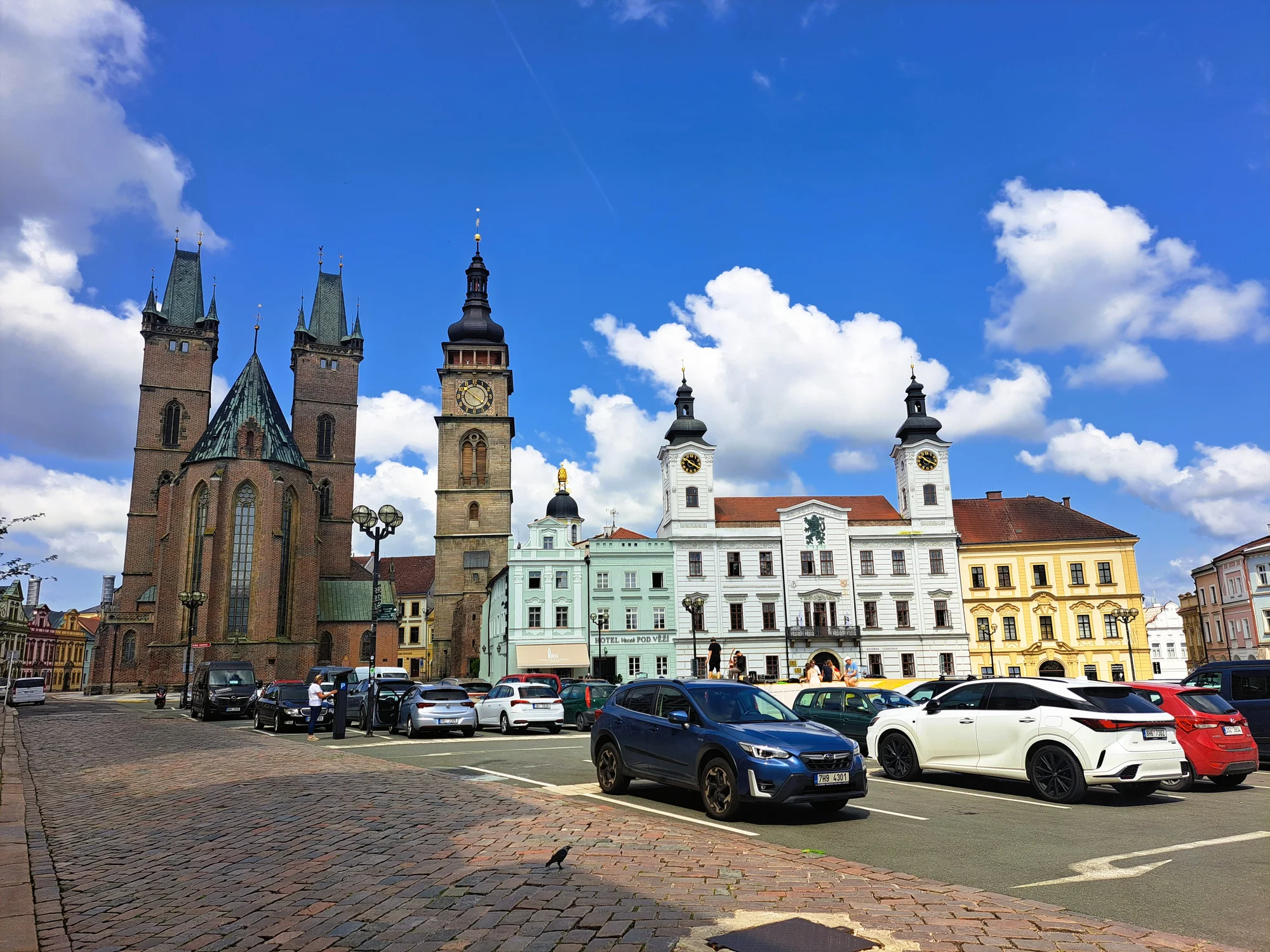 Romantika nebo jízda s přáteli v Hradci: degustace prosecca, vstupy na Bílou věž a další