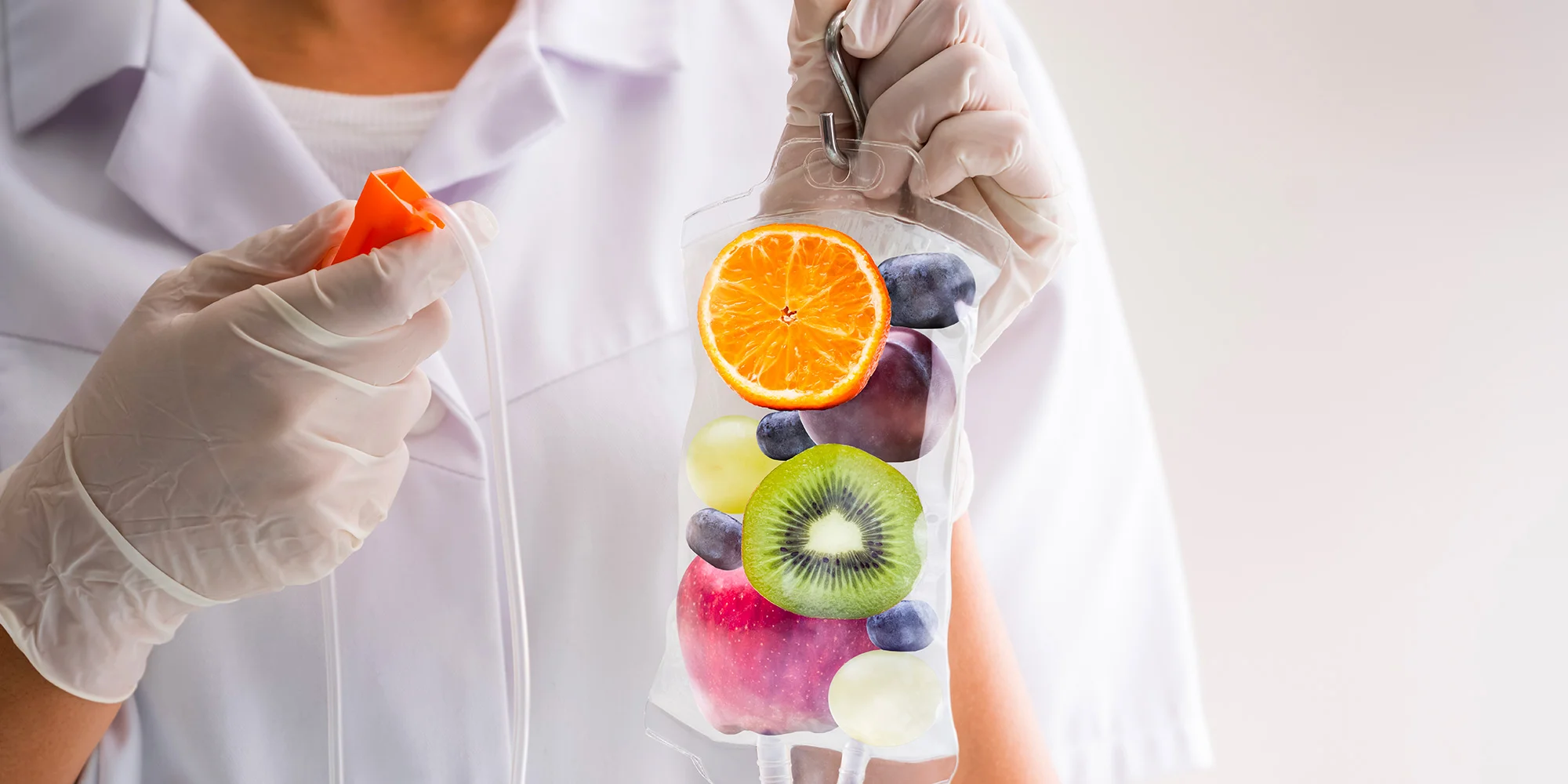 Vitaminové infuze: 1000 mg vitamínu C, B komplex nebo formule proti bolesti