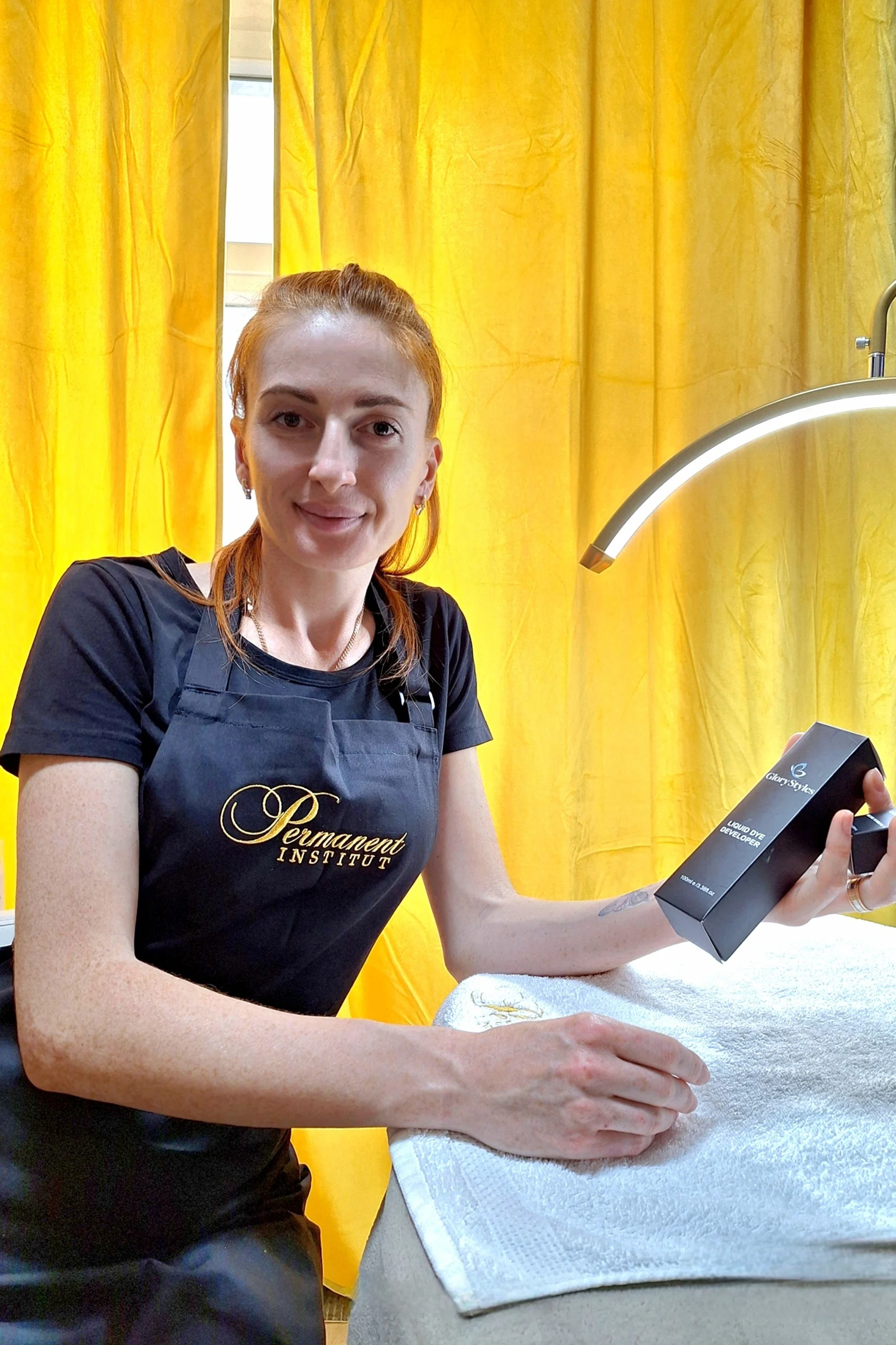 Permanentní make-up dle výběru: pudrové obočí, oční linky i plné rty