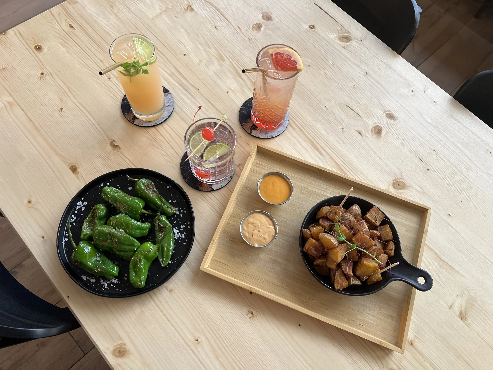 Tapas s drinky podle výběru ze 3 druhů pro 2 osoby