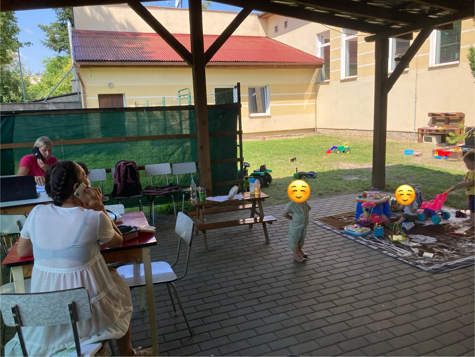 Work and Play v Českých Budějovicích: Wi-Fi prostor pro rodiče, zábava s chůvou pro děti