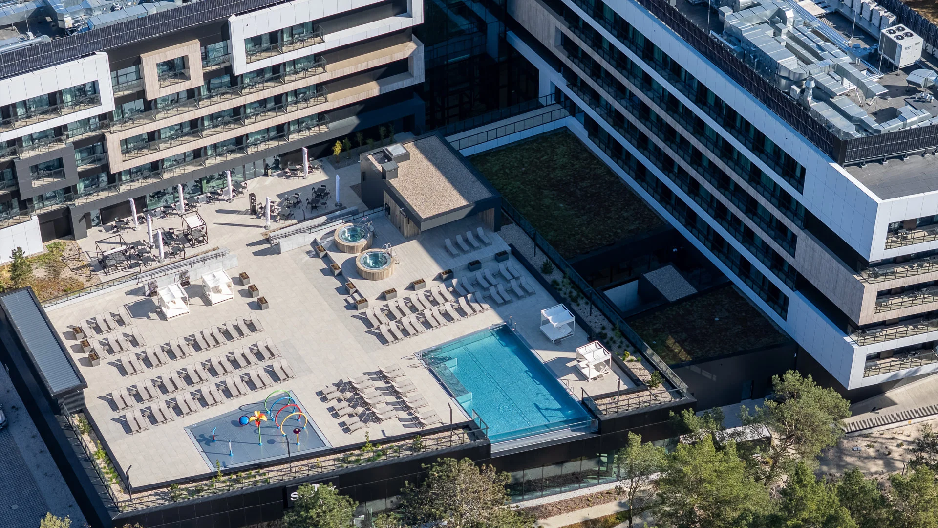 5* hotel přímo na pláži u Baltu: vnitřní i venkovní wellness, polopenze, animační program