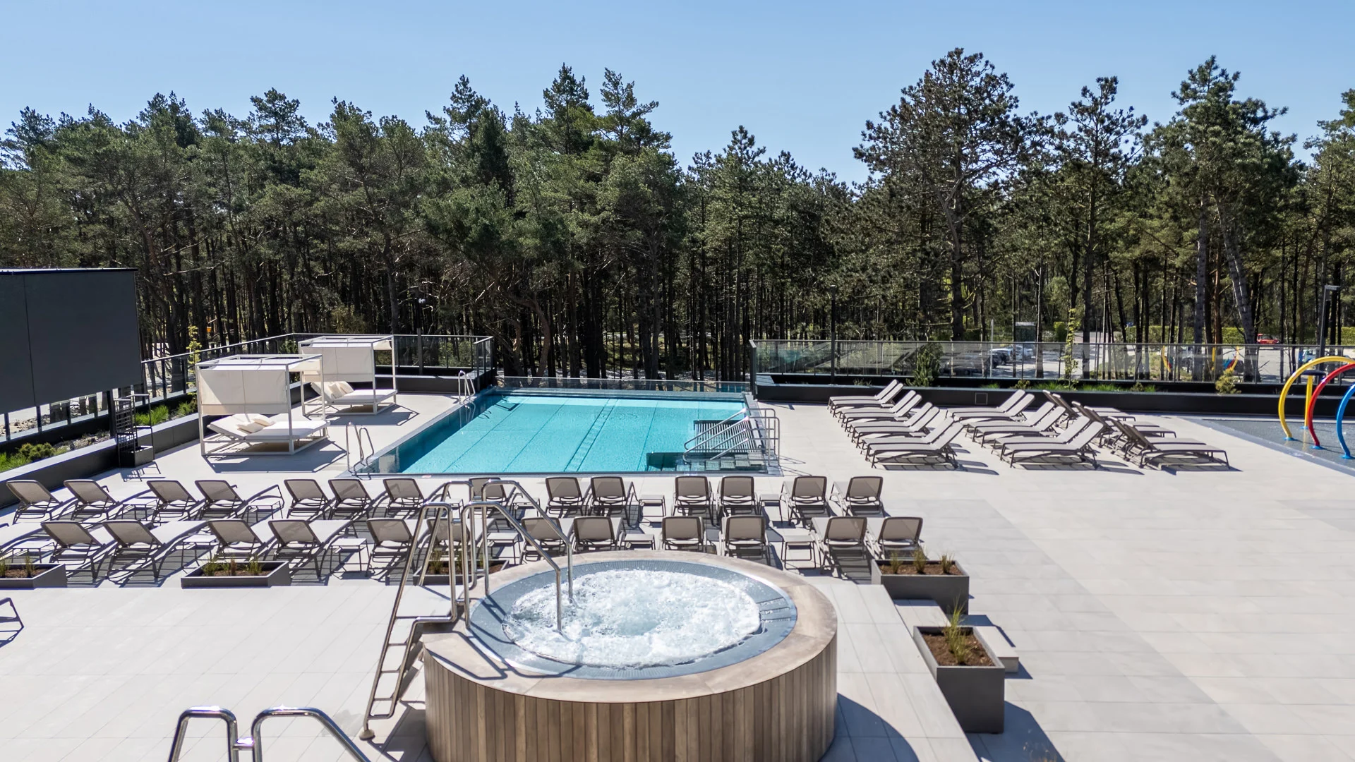 5* hotel přímo na pláži u Baltu: vnitřní i venkovní wellness, polopenze, animační program