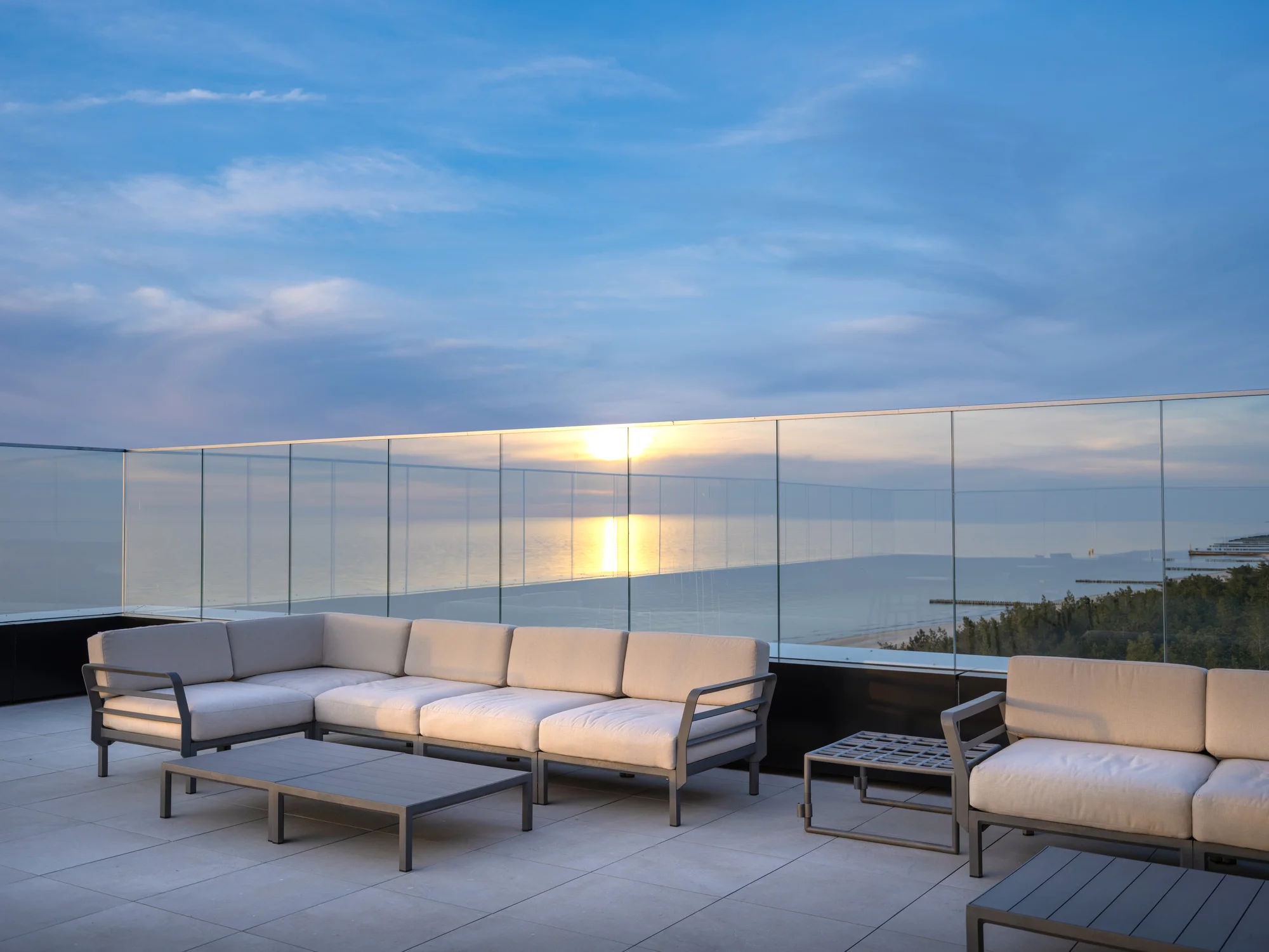 5* hotel přímo na pláži u Baltu: vnitřní i venkovní wellness, polopenze, animační program
