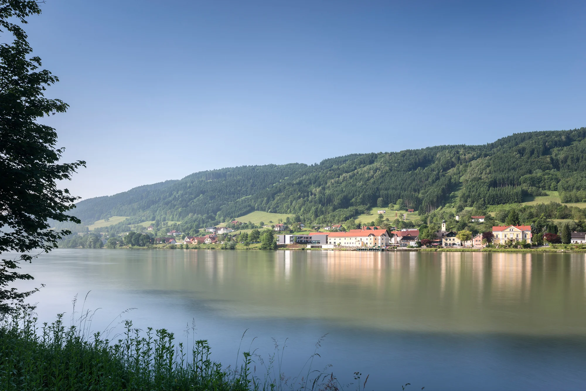 Horní Rakousko: 4* hotel ve městě Wesenufer s polopenzí plus, saunou i fitness, vč. karty slev