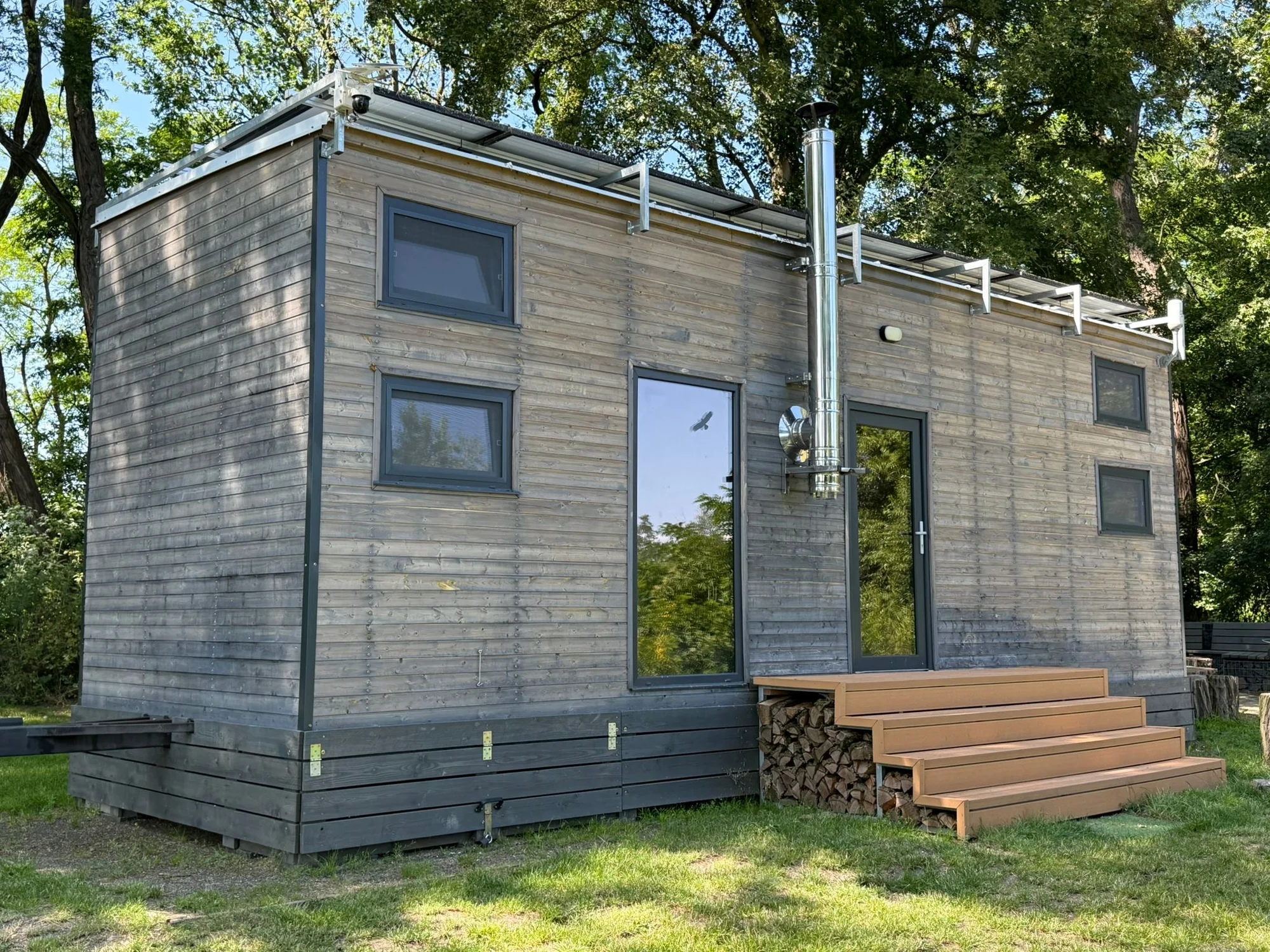 Krásný a plně vybavený tiny house na břehu Labe až pro 4 osoby