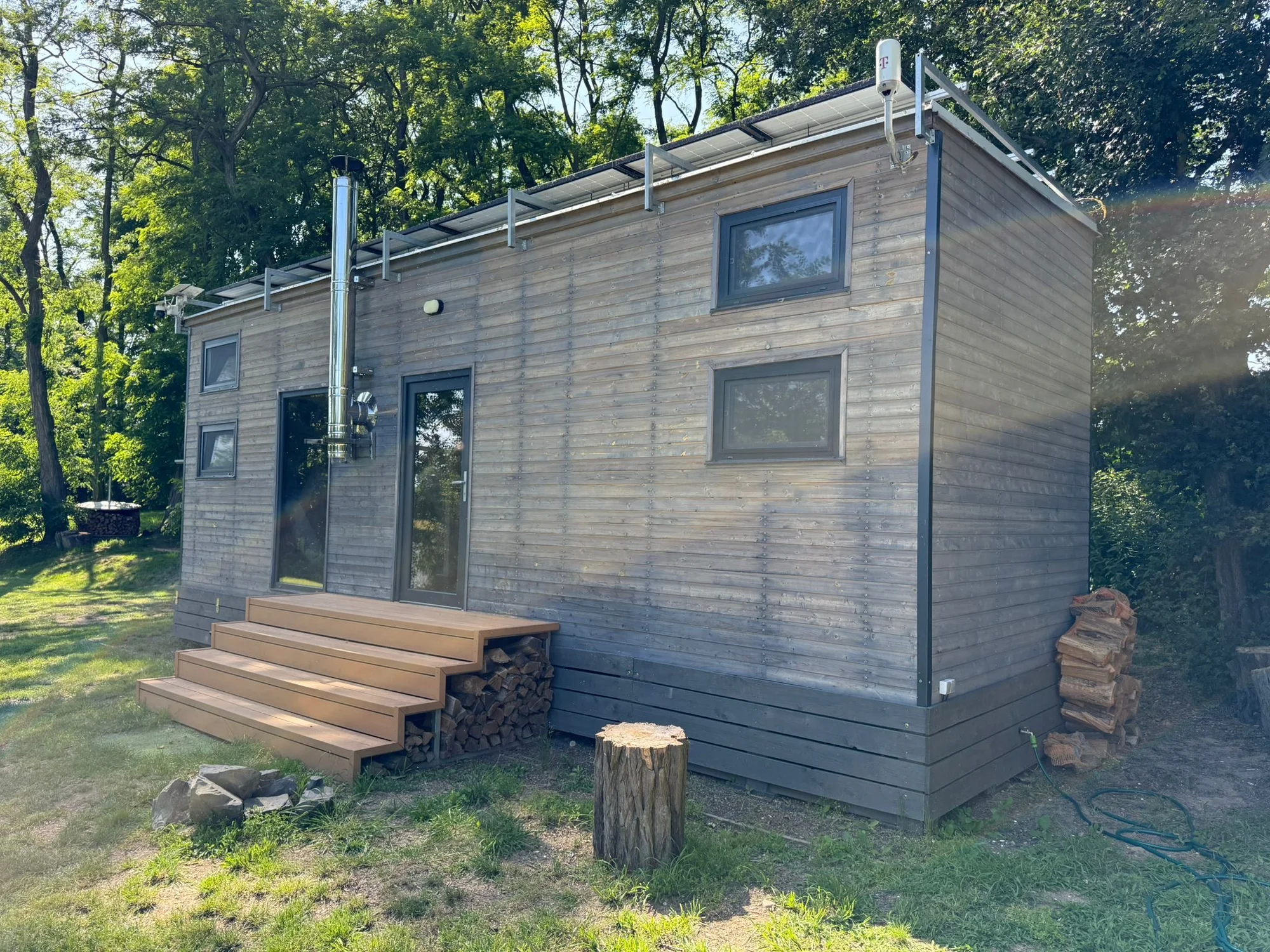 Krásný a plně vybavený tiny house na břehu Labe až pro 4 osoby