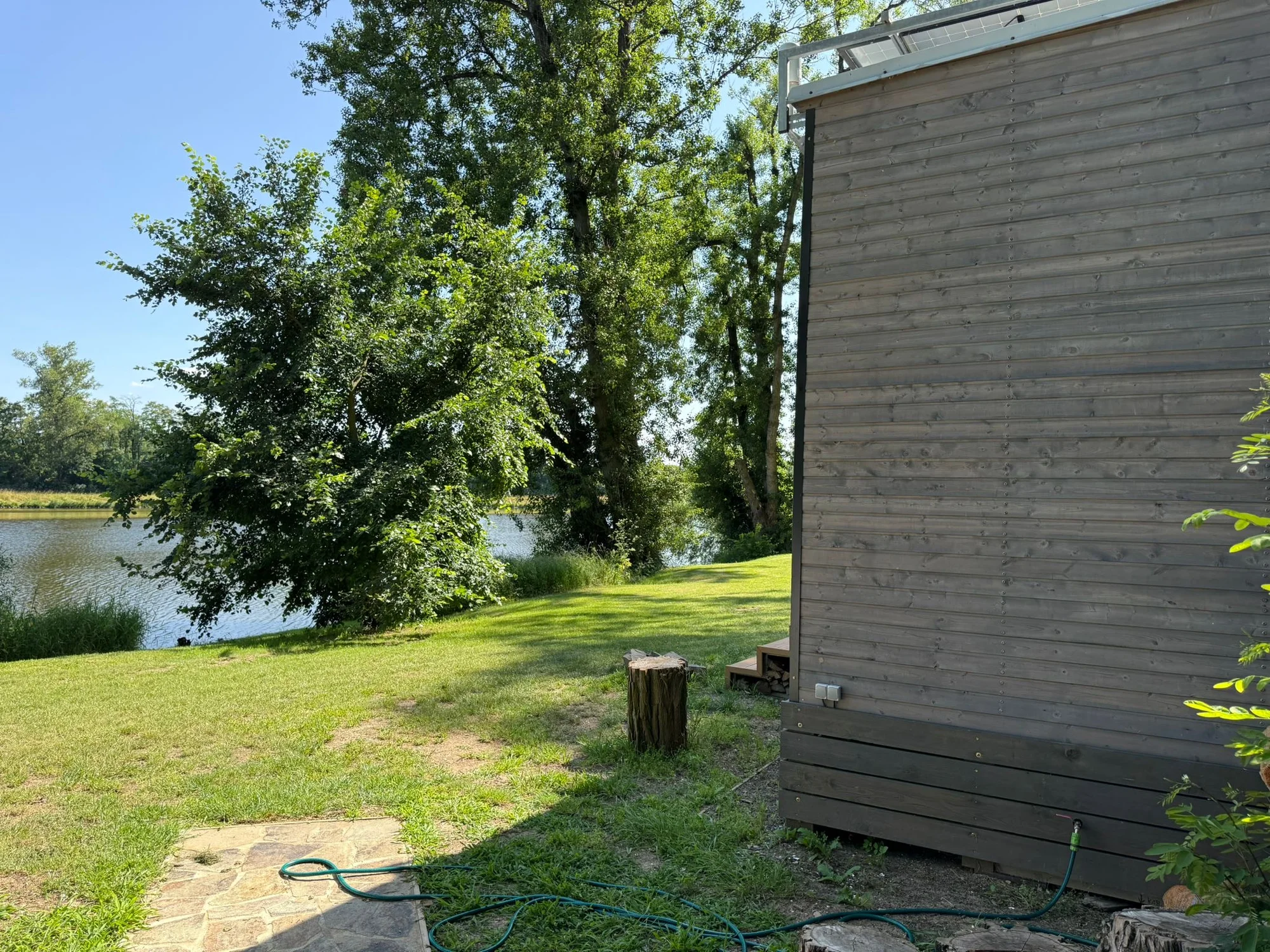 Krásný a plně vybavený tiny house na břehu Labe až pro 4 osoby